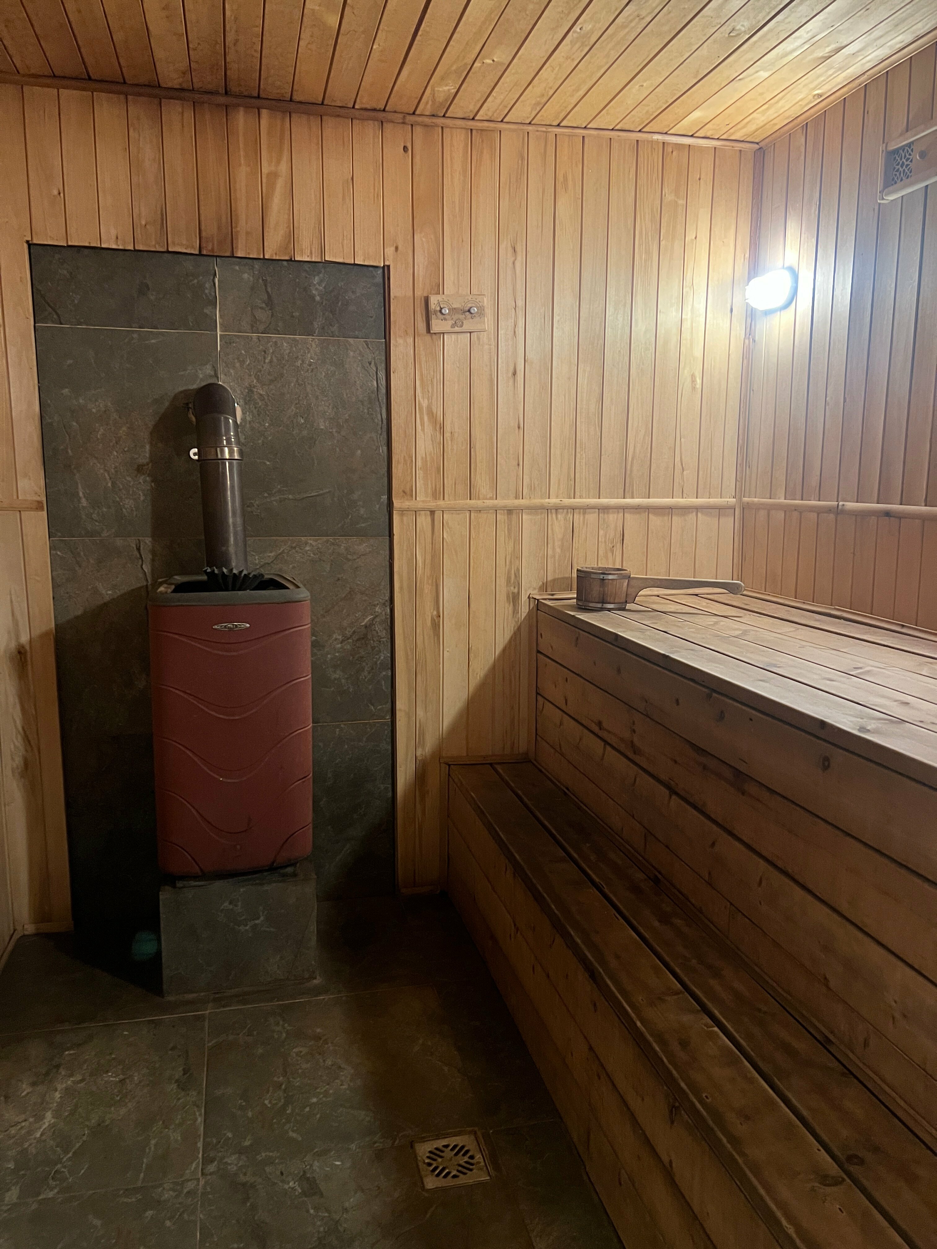 Семейный номер с видом на озеро