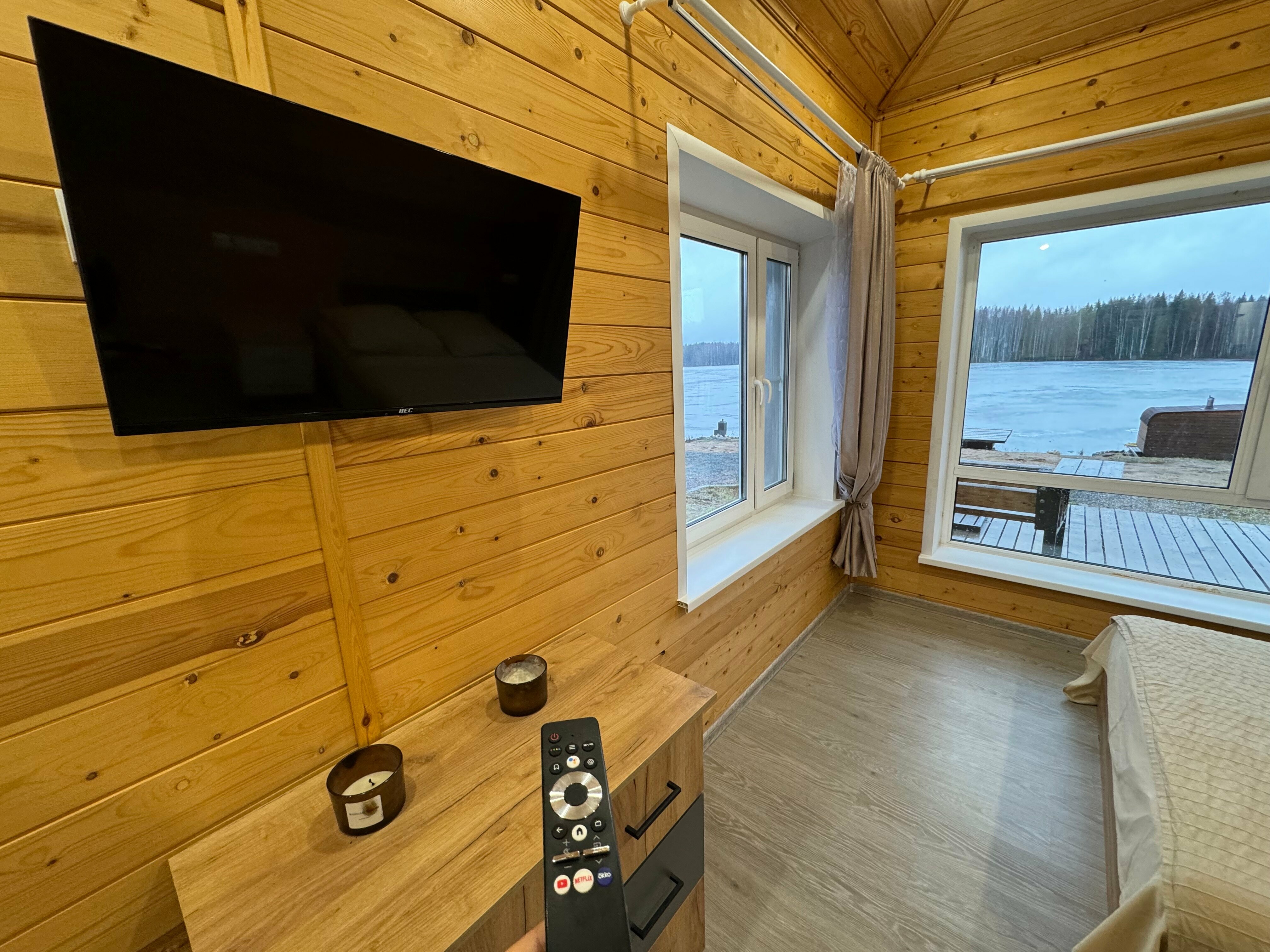 Дом с видом на озеро