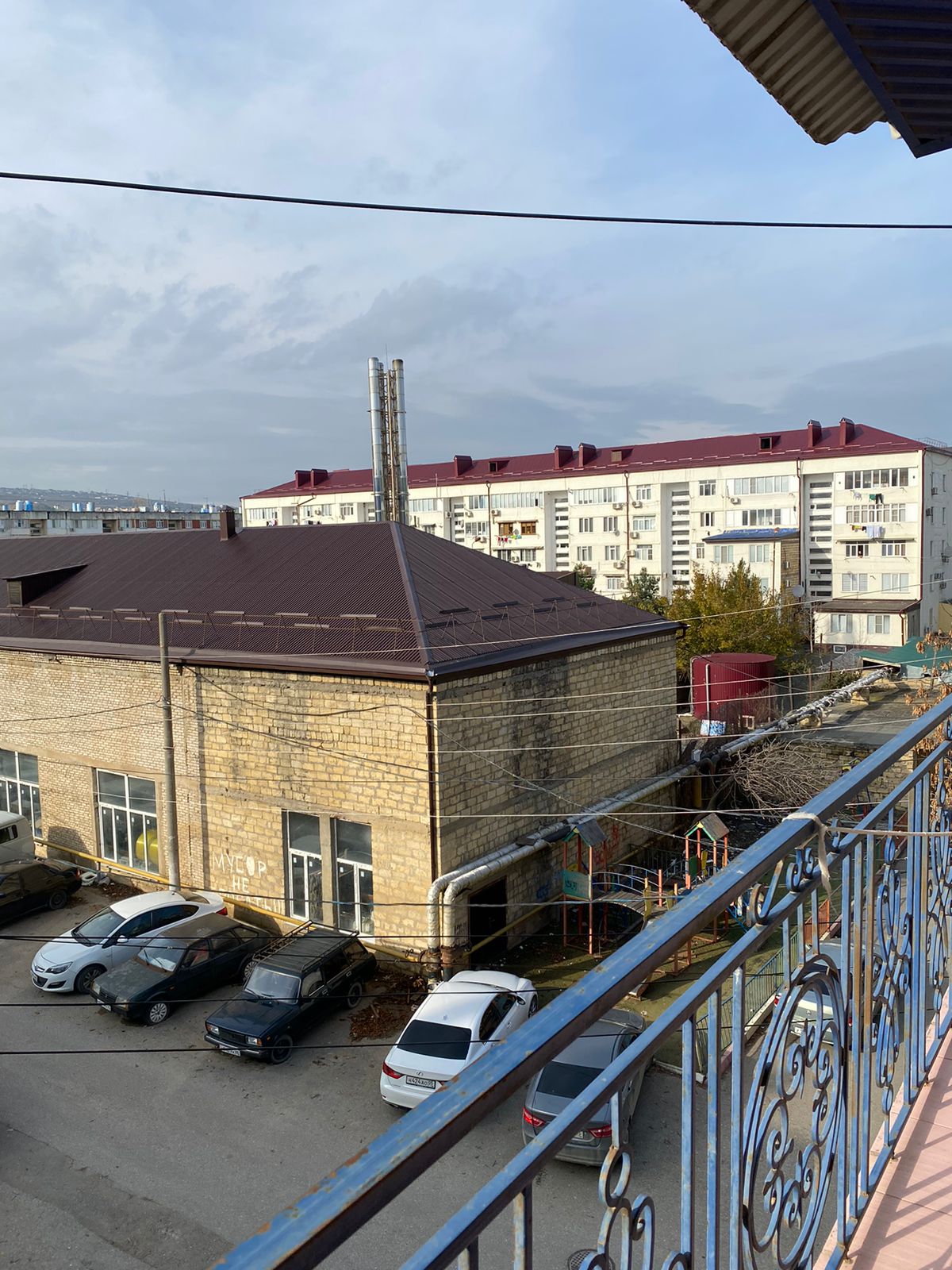 Трехместный номер с видом на горы