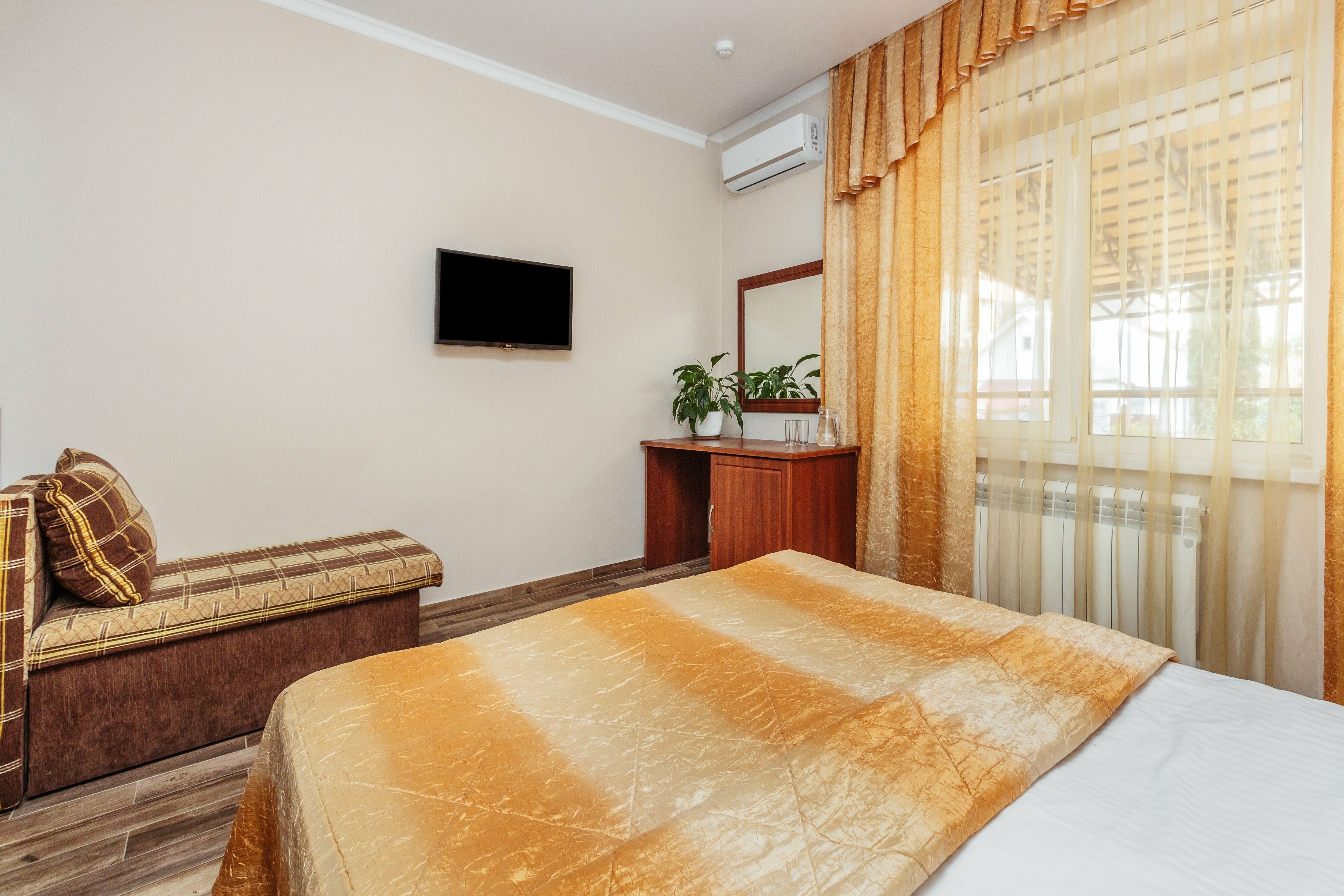 Трехместный номер с балконом