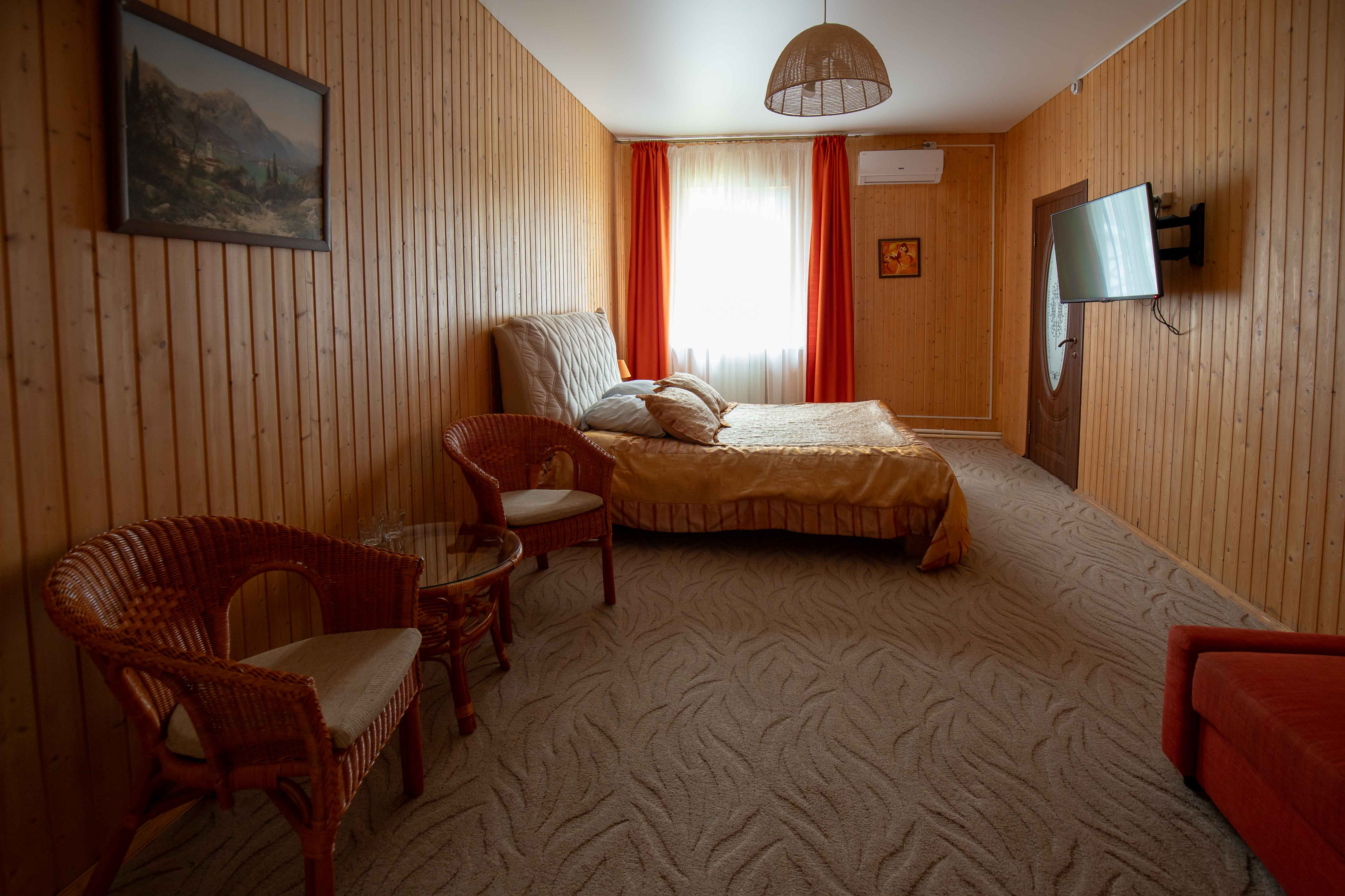 Номер с кроватью размера «queen-size»