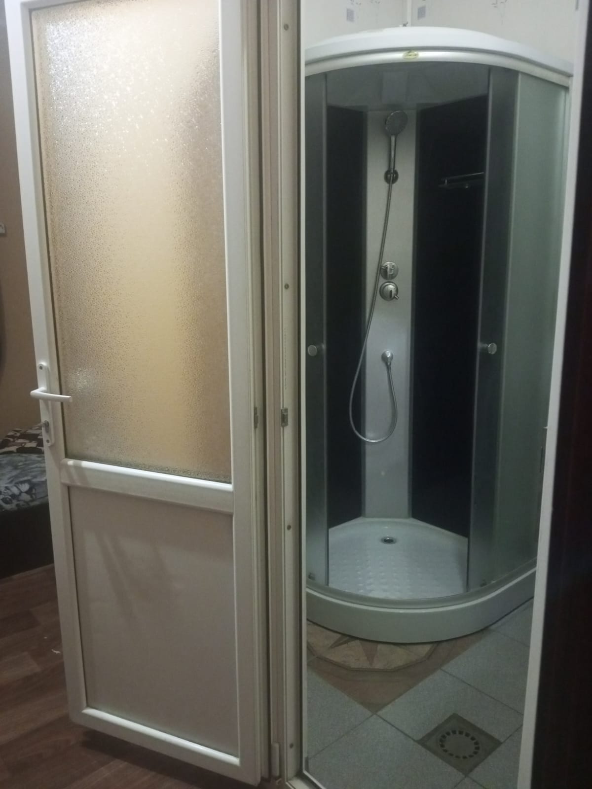 Трехместный номер с душем