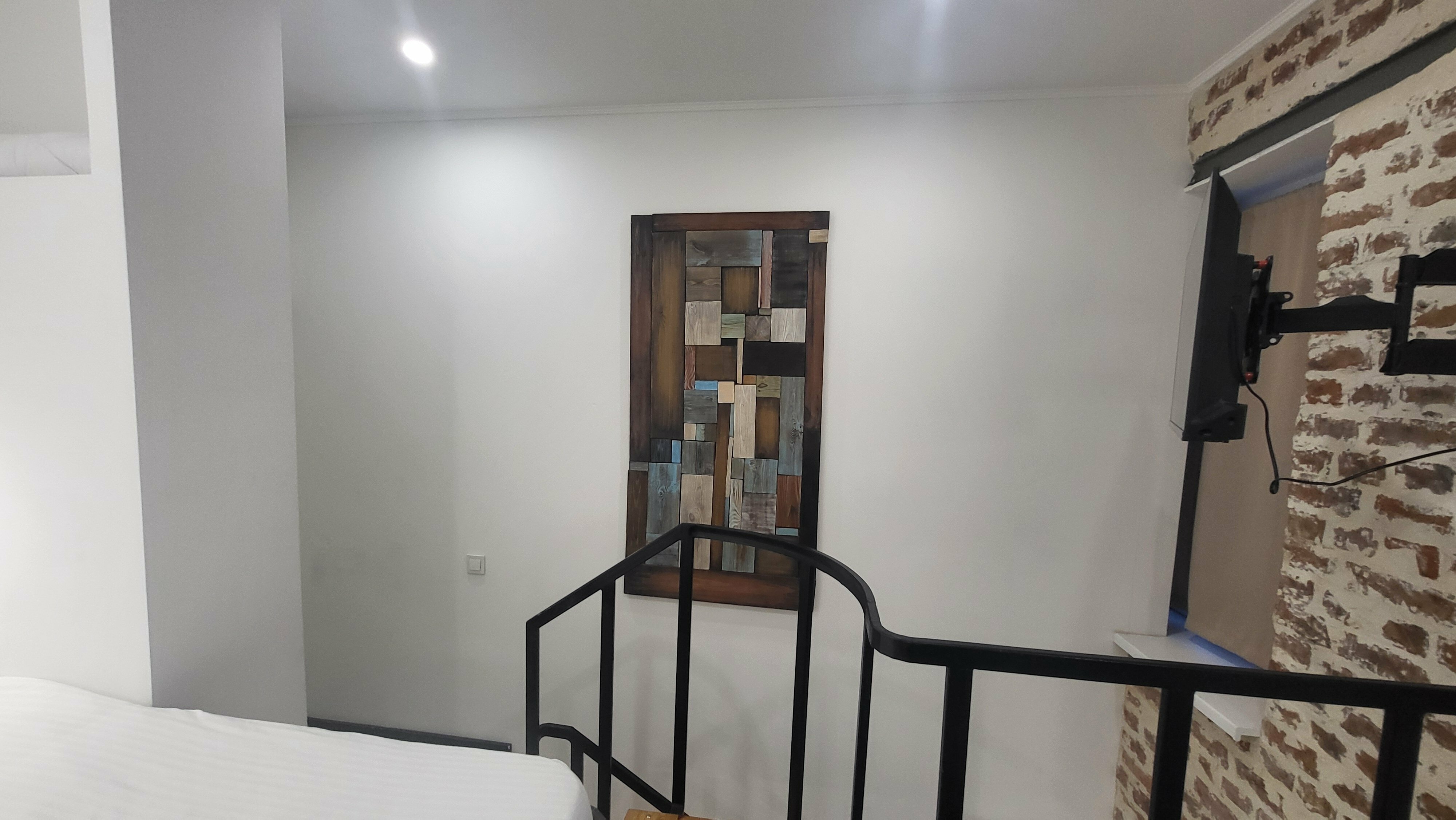 Улучшенный Лофт с телевизором душем и туалетом