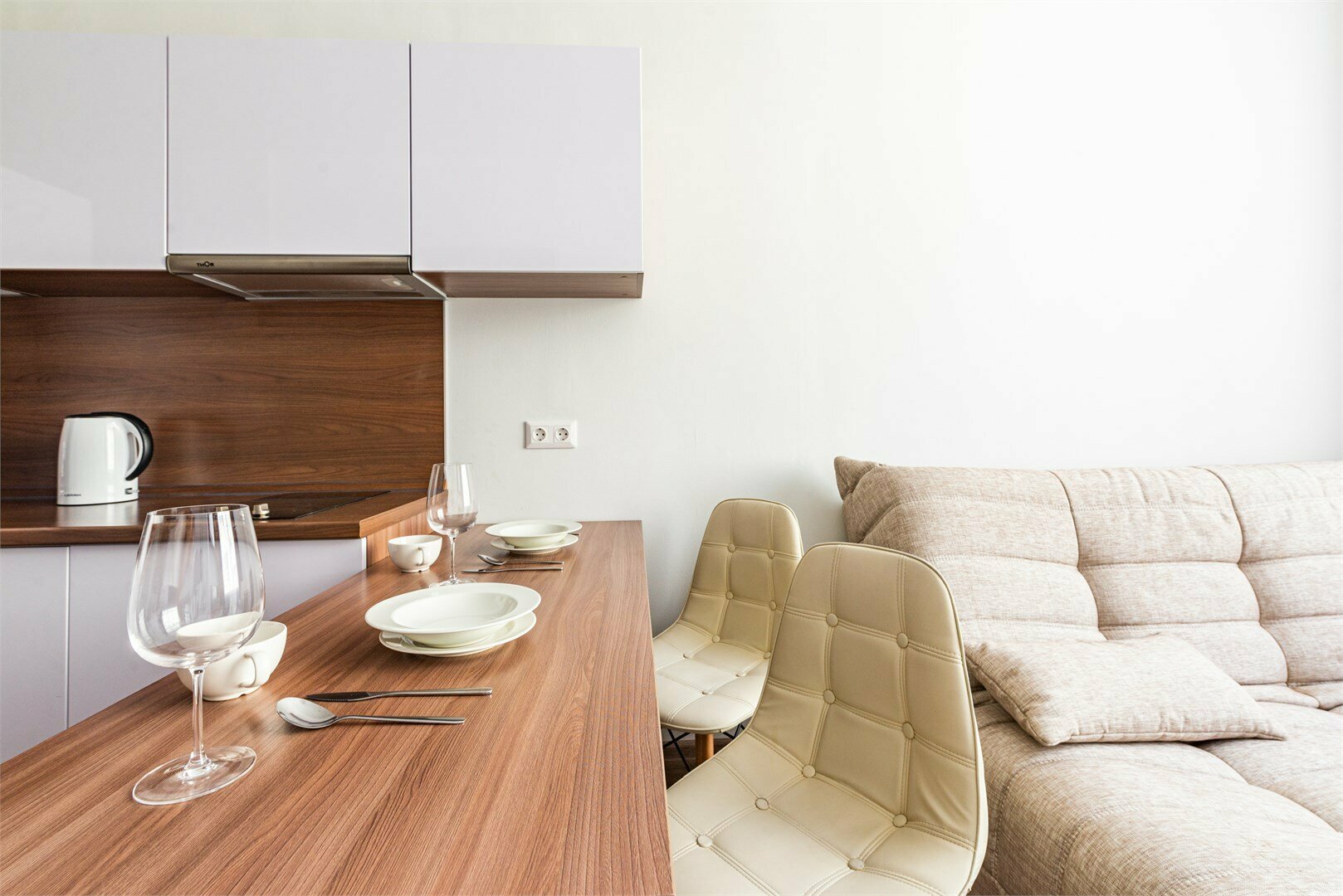 Номер-студия с диваном-кроватью