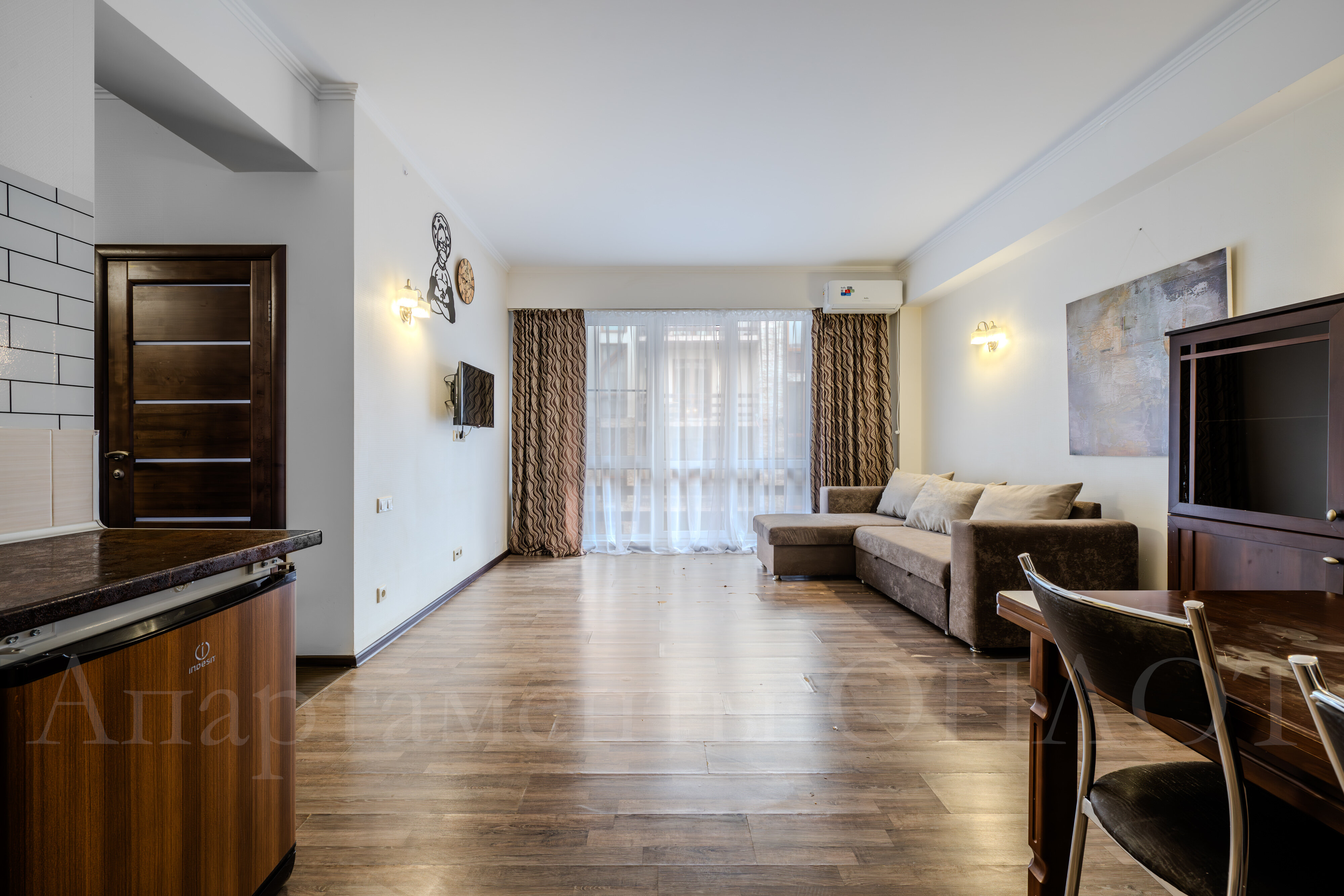 Классические Апартаменты с одной спальней и балконом 58м2 №3