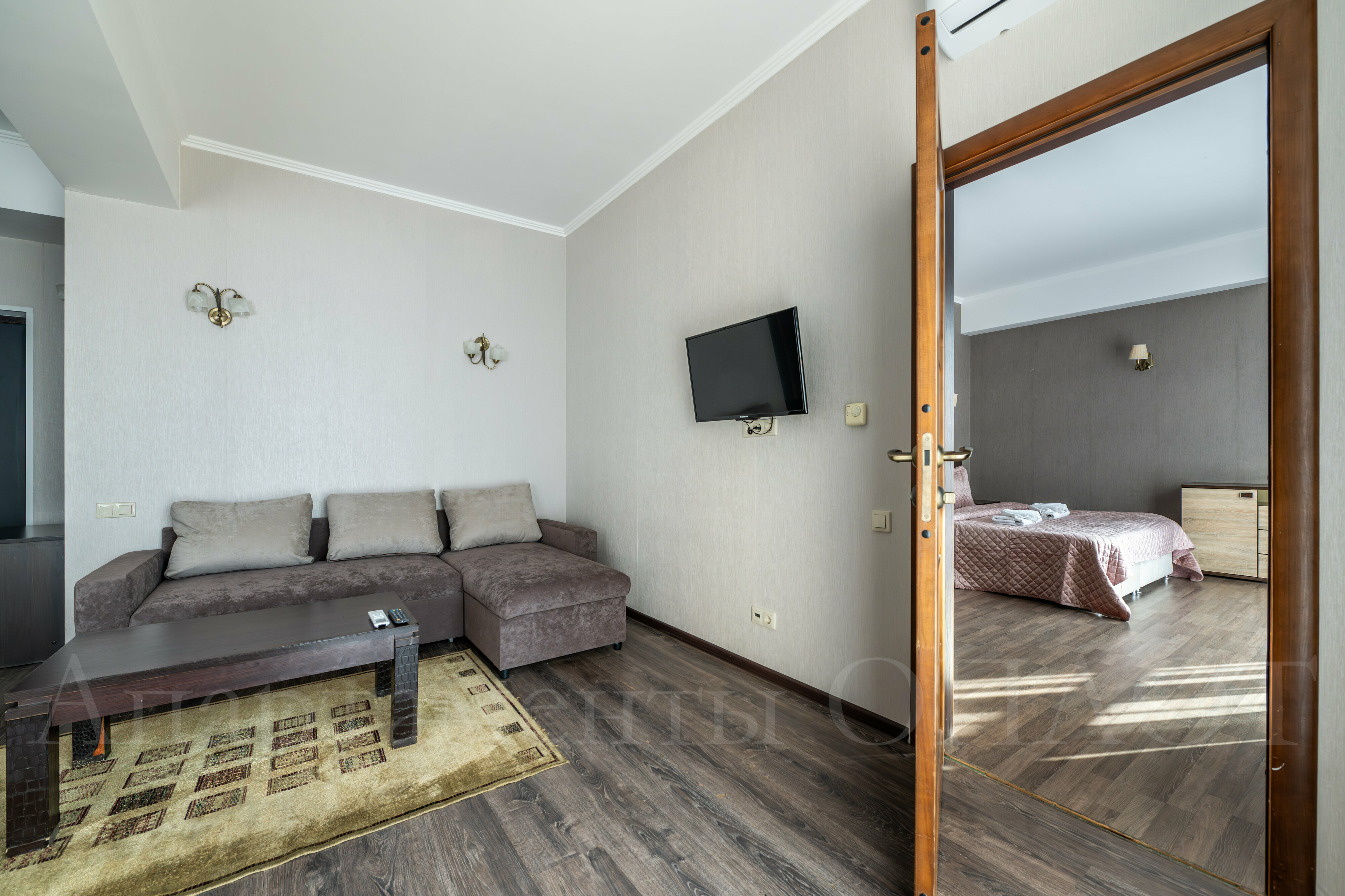 Видовые апартаменты с одной  спальней  65 м2 и балконом № 4