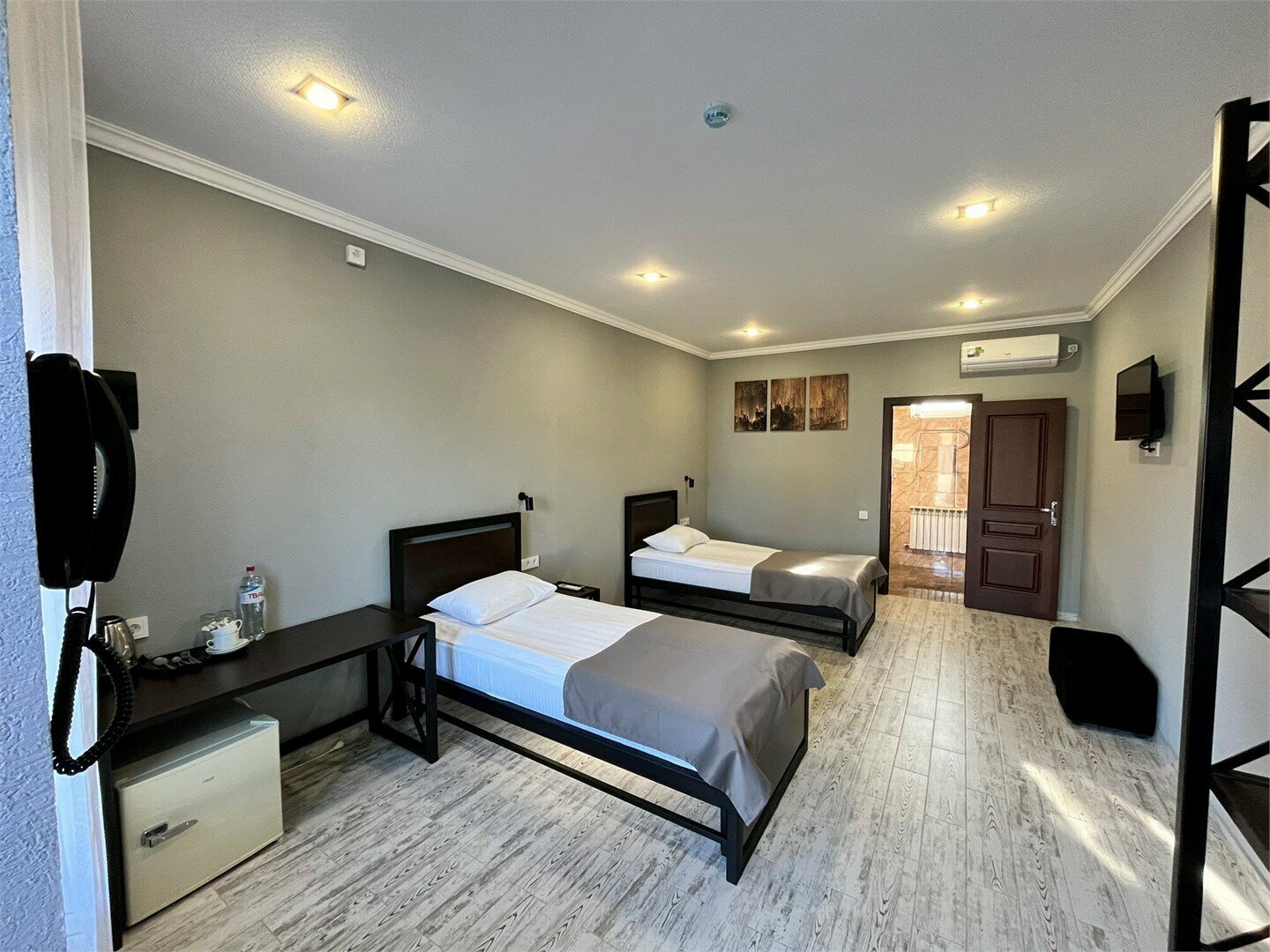 Улучшенный двухместный номер с 2 отдельными кроватями