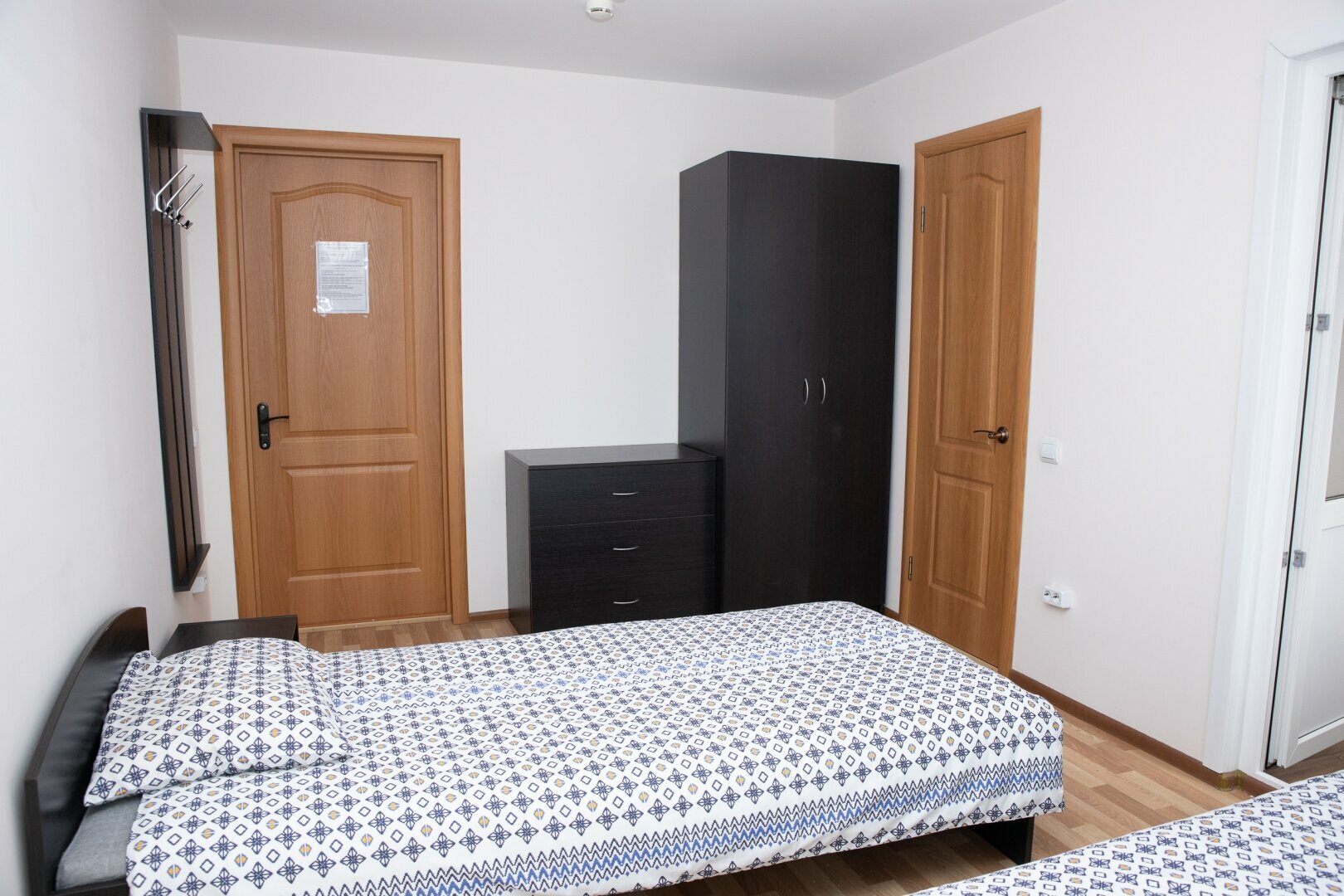 Трехместный номер «Комфорт» с душем