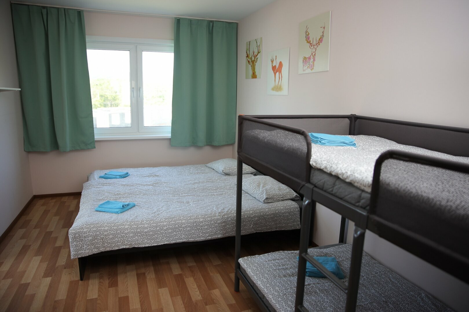 Cемейный номер с собственной ванной комнатой