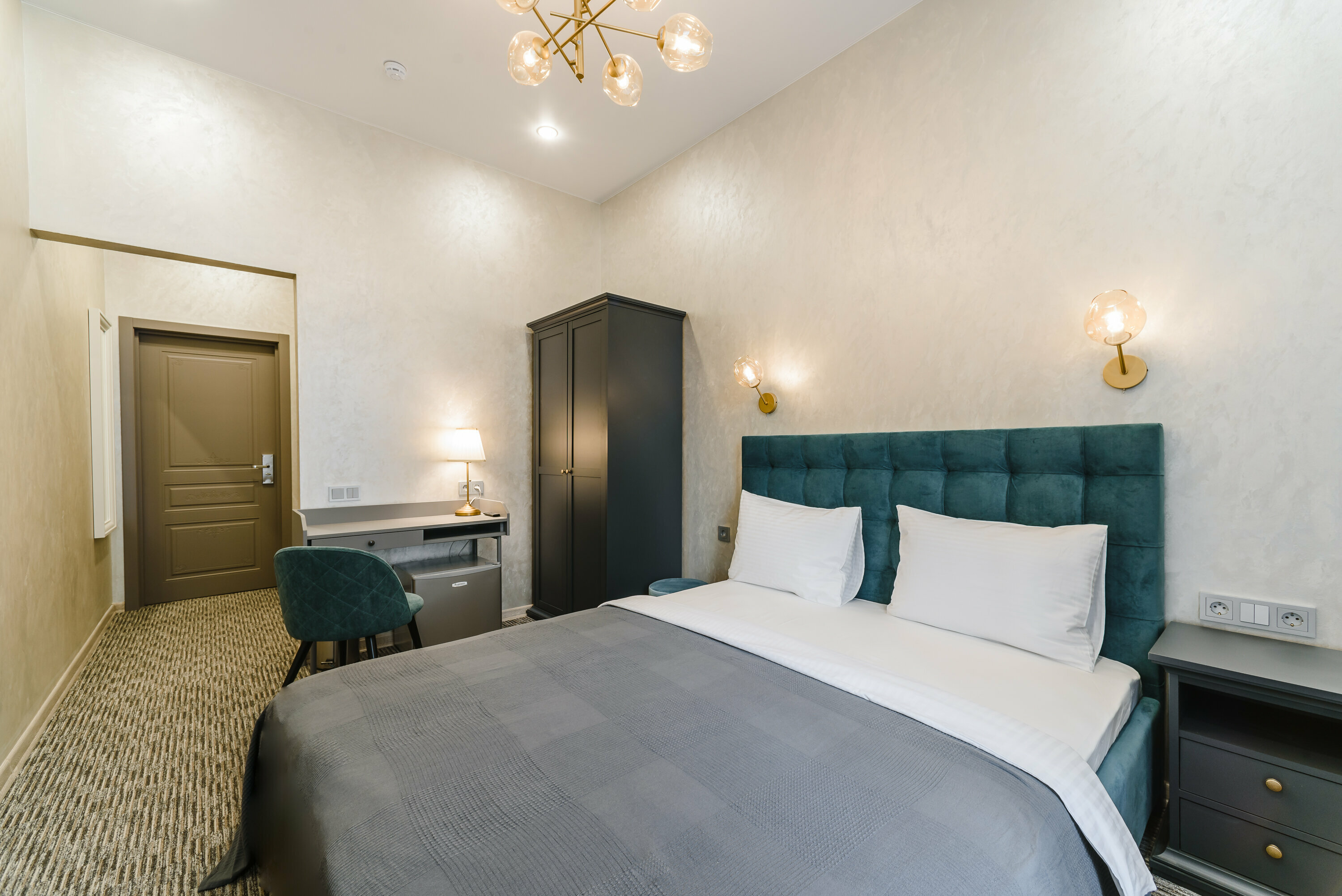 Улучшенный номер с кроватью размера «queen-size»