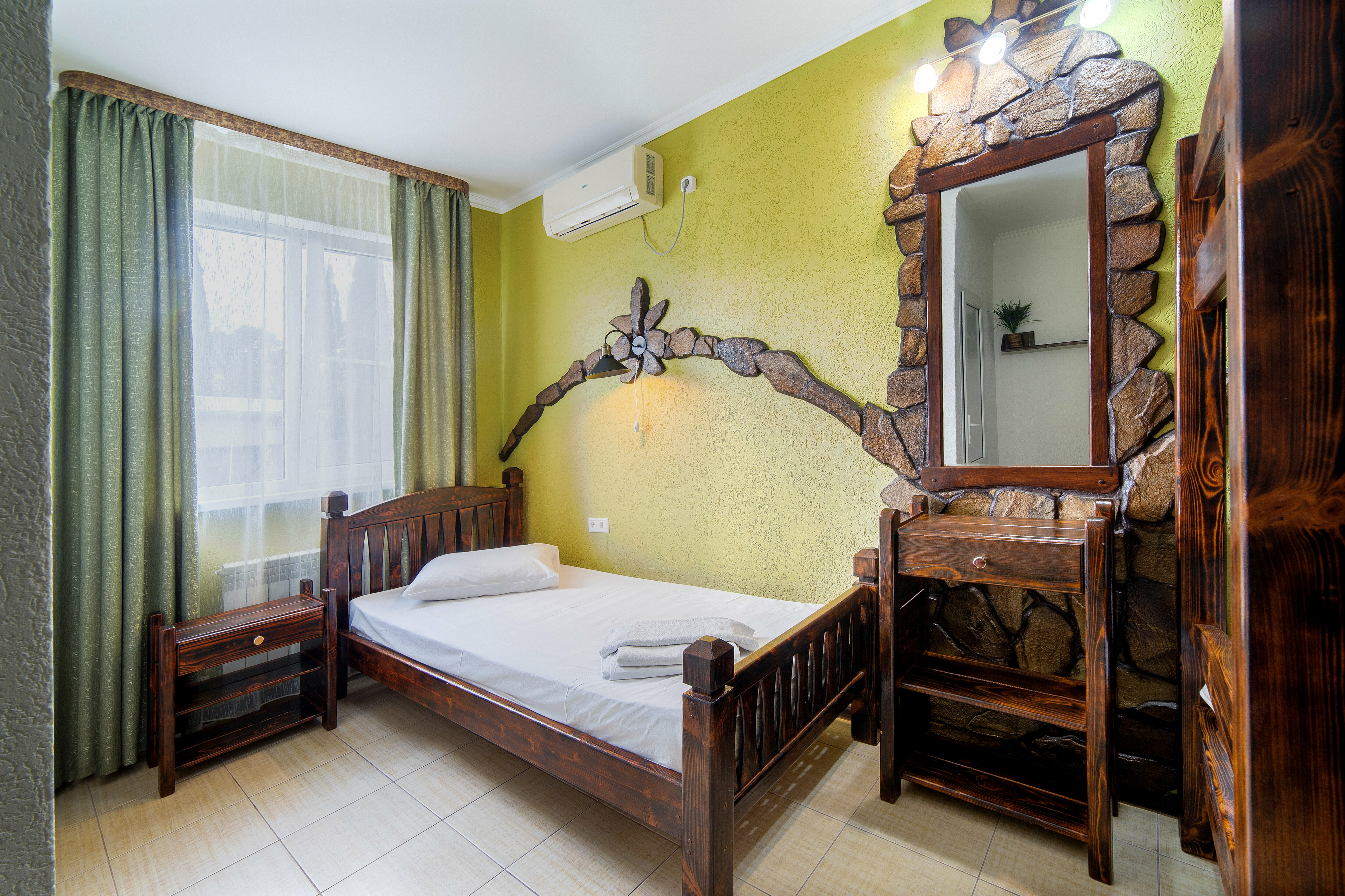 Трехместный номер эконом-класса