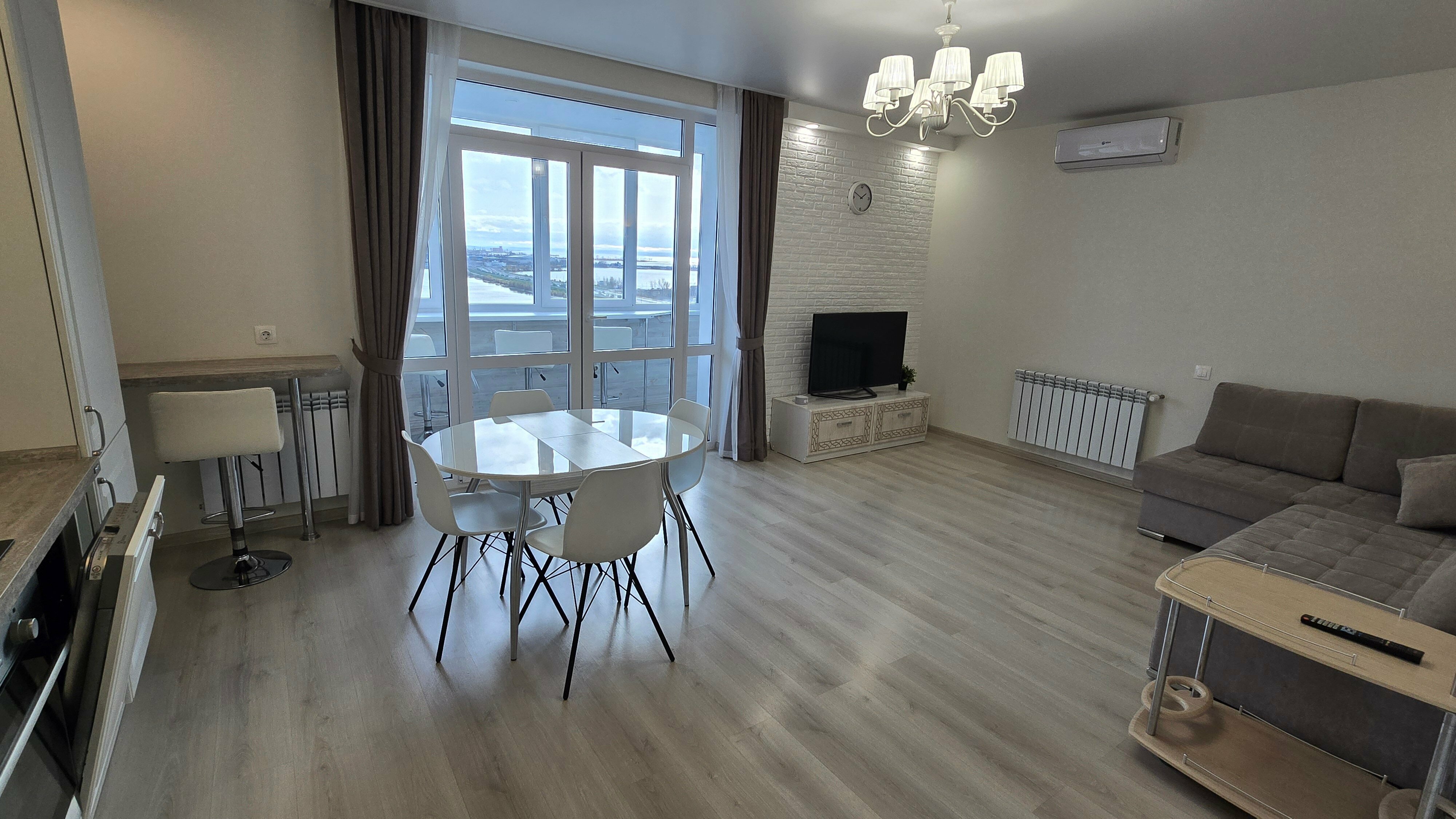 Апартаменты c 2 отдельными спальнями и прямым  видом на Чашу и Казанский Кремль (двухспальная кровать + две односпальные кровати + двухспальный диван)