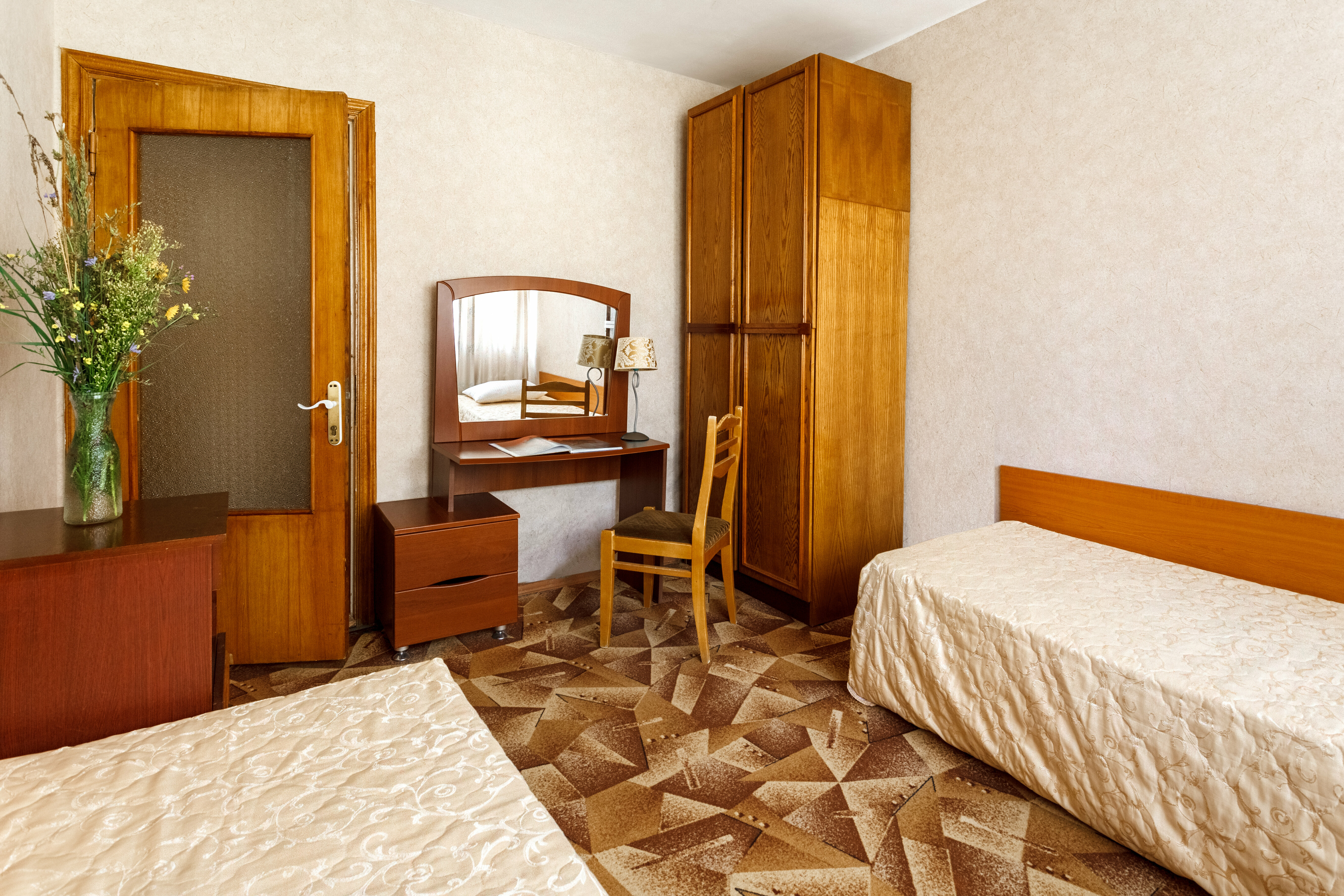 Cемейный номер с собственной ванной комнатой