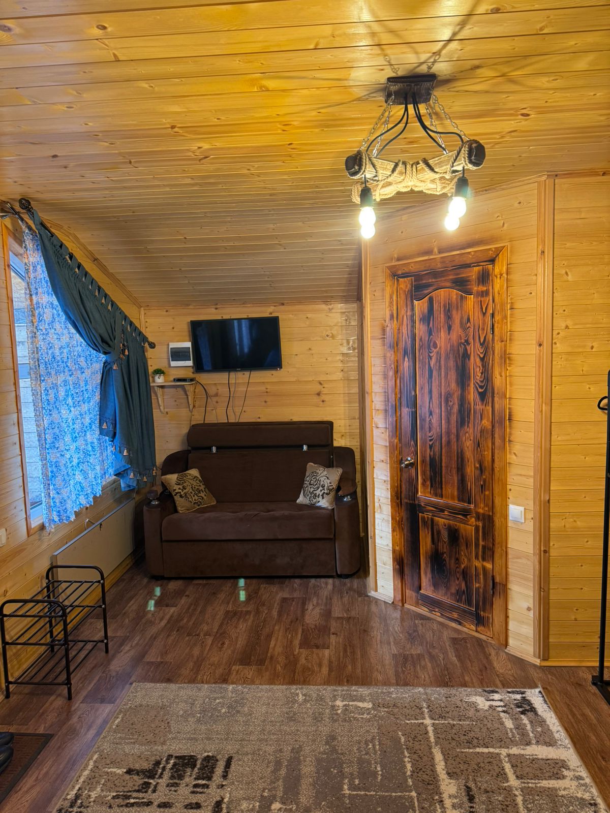 Четырехместный номер с видом на горы