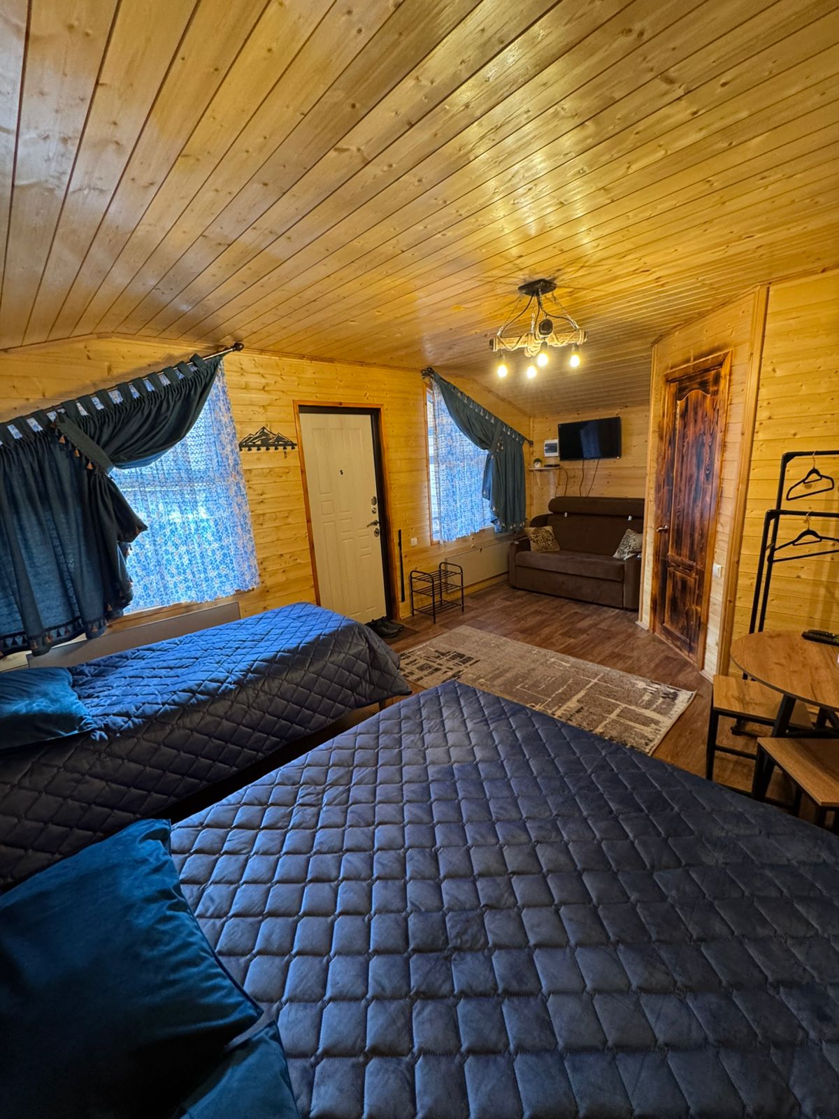 Четырехместный номер с видом на горы