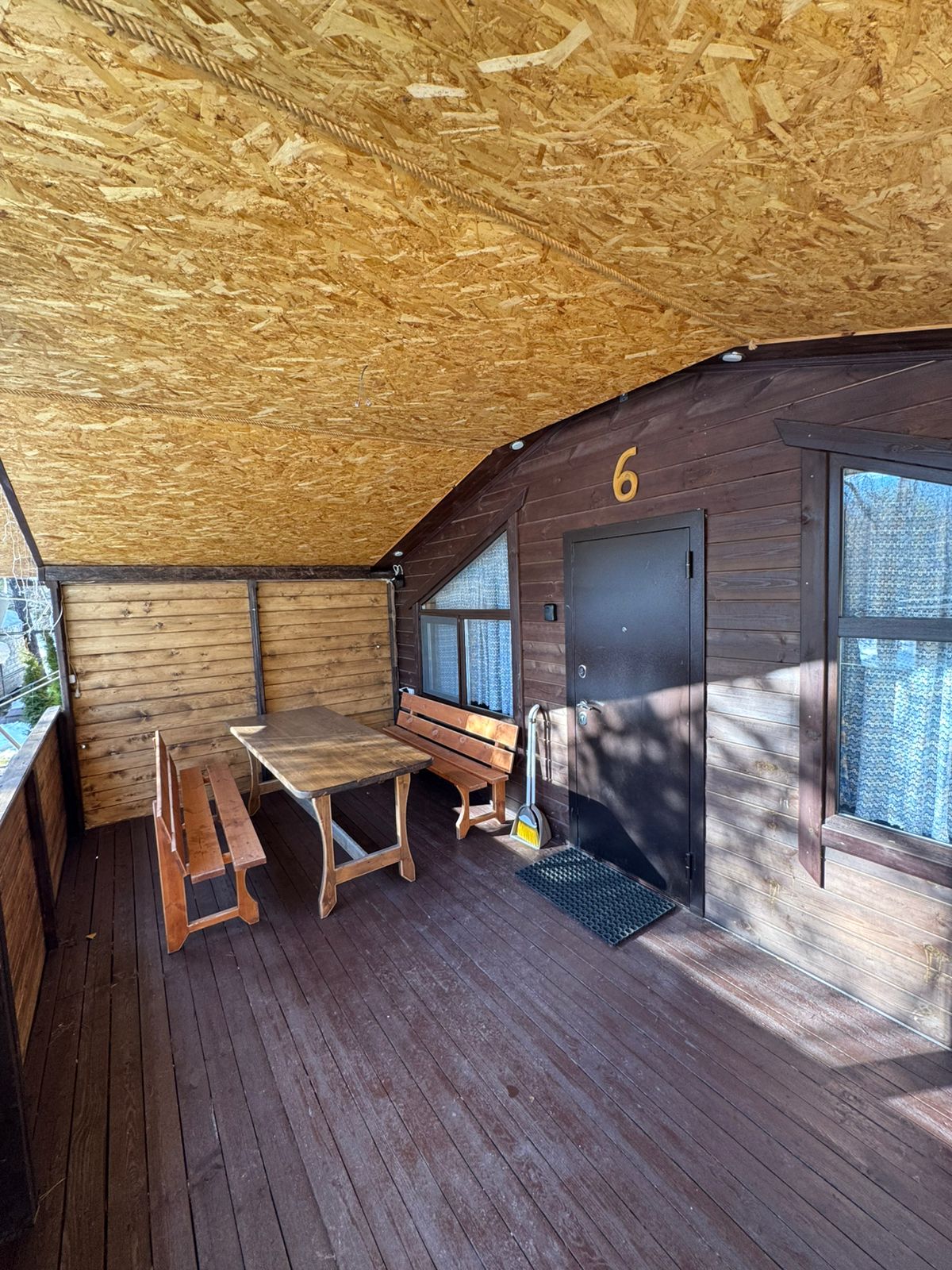 Четырехместный номер с видом на горы