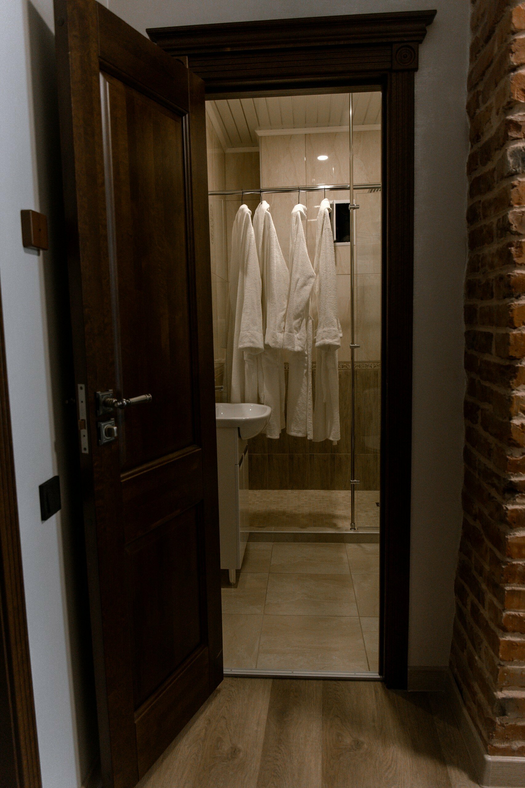 Четырехместный номер с видом на озеро