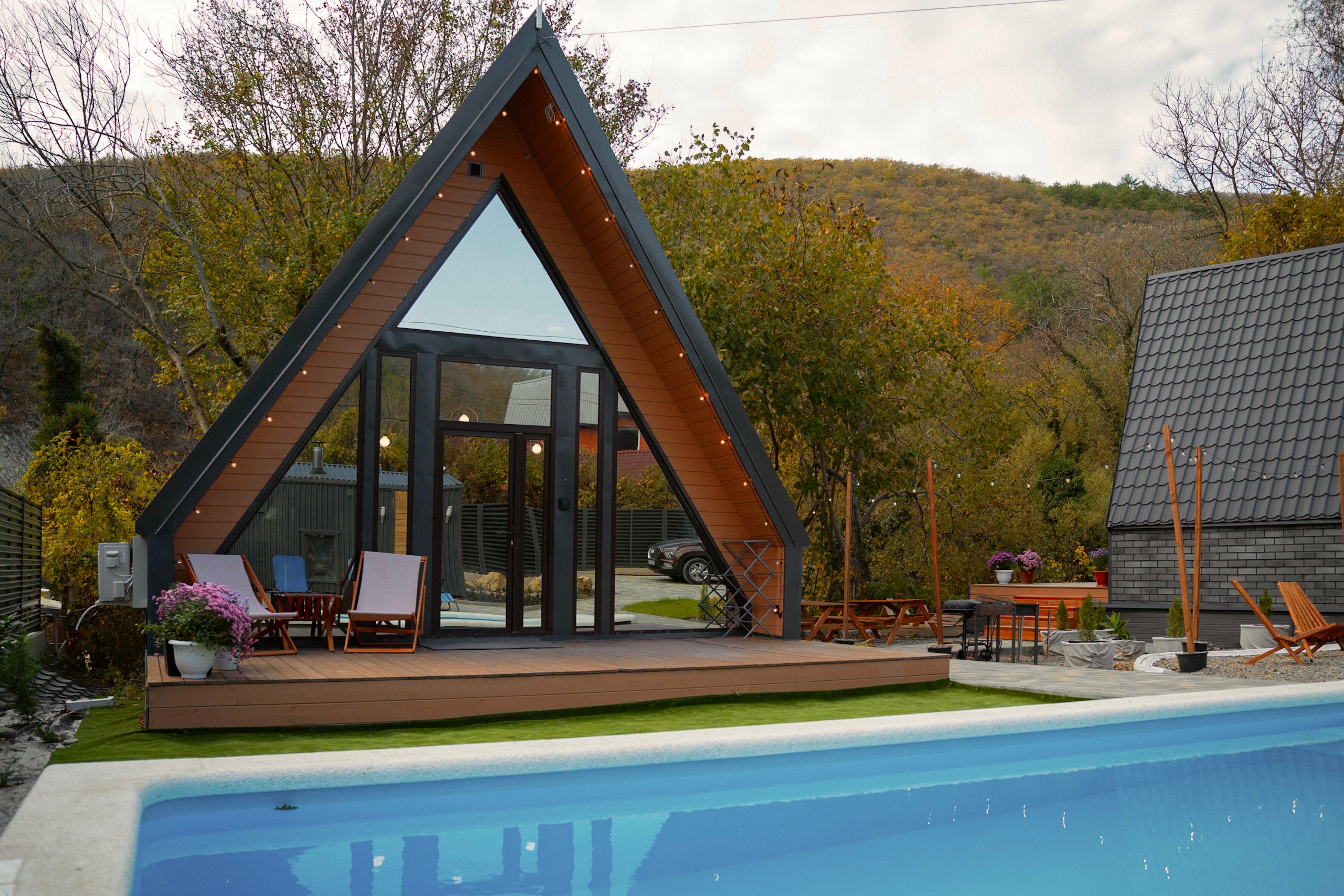 Дом с видом на бассейн