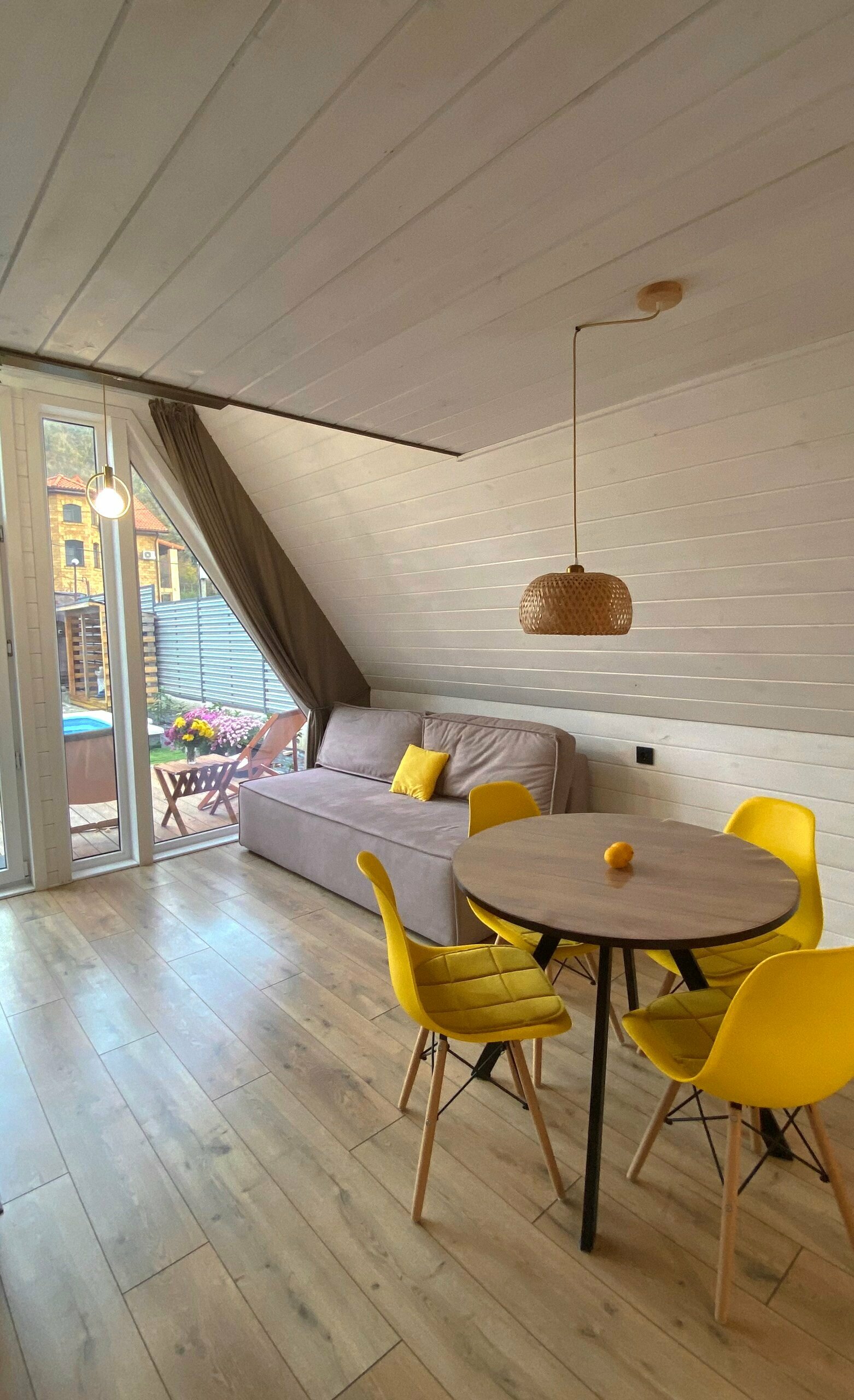 Дом с видом на бассейн