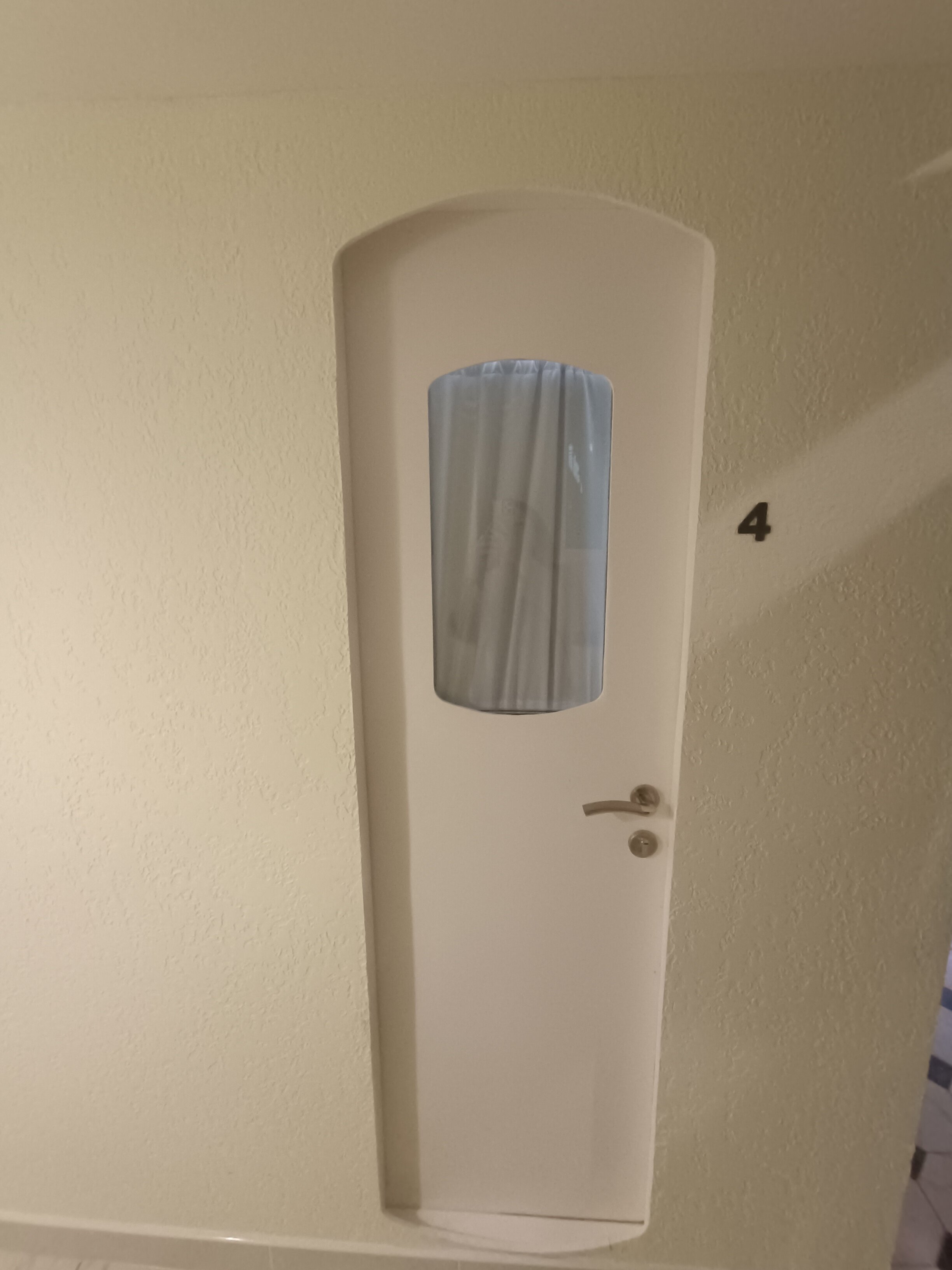 Двухместный стандарт с одной двуспальной кроватью