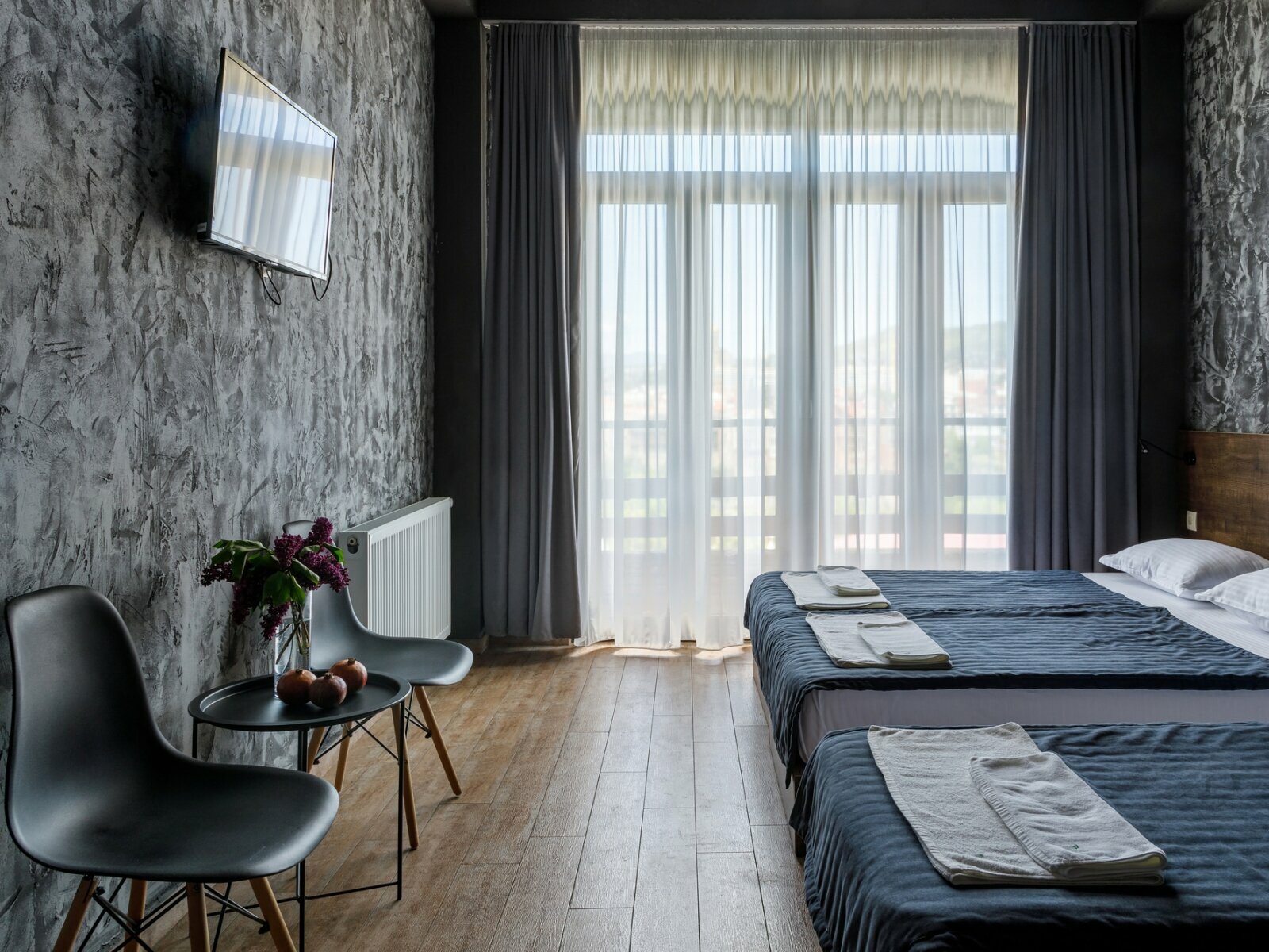 Трехместный номер с балконом