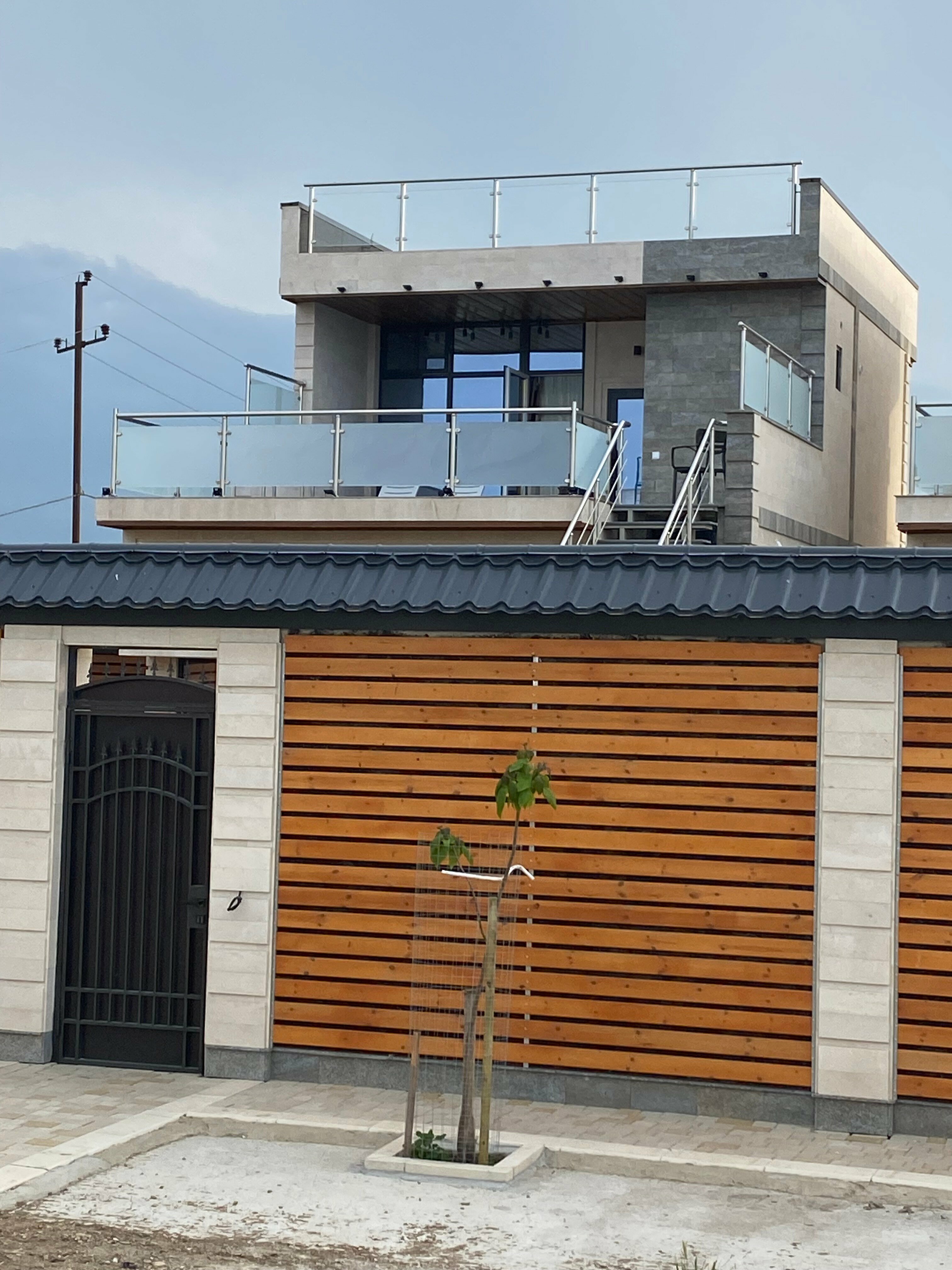 Люкс с кроватью размера «queen-size» и видом на бассейн