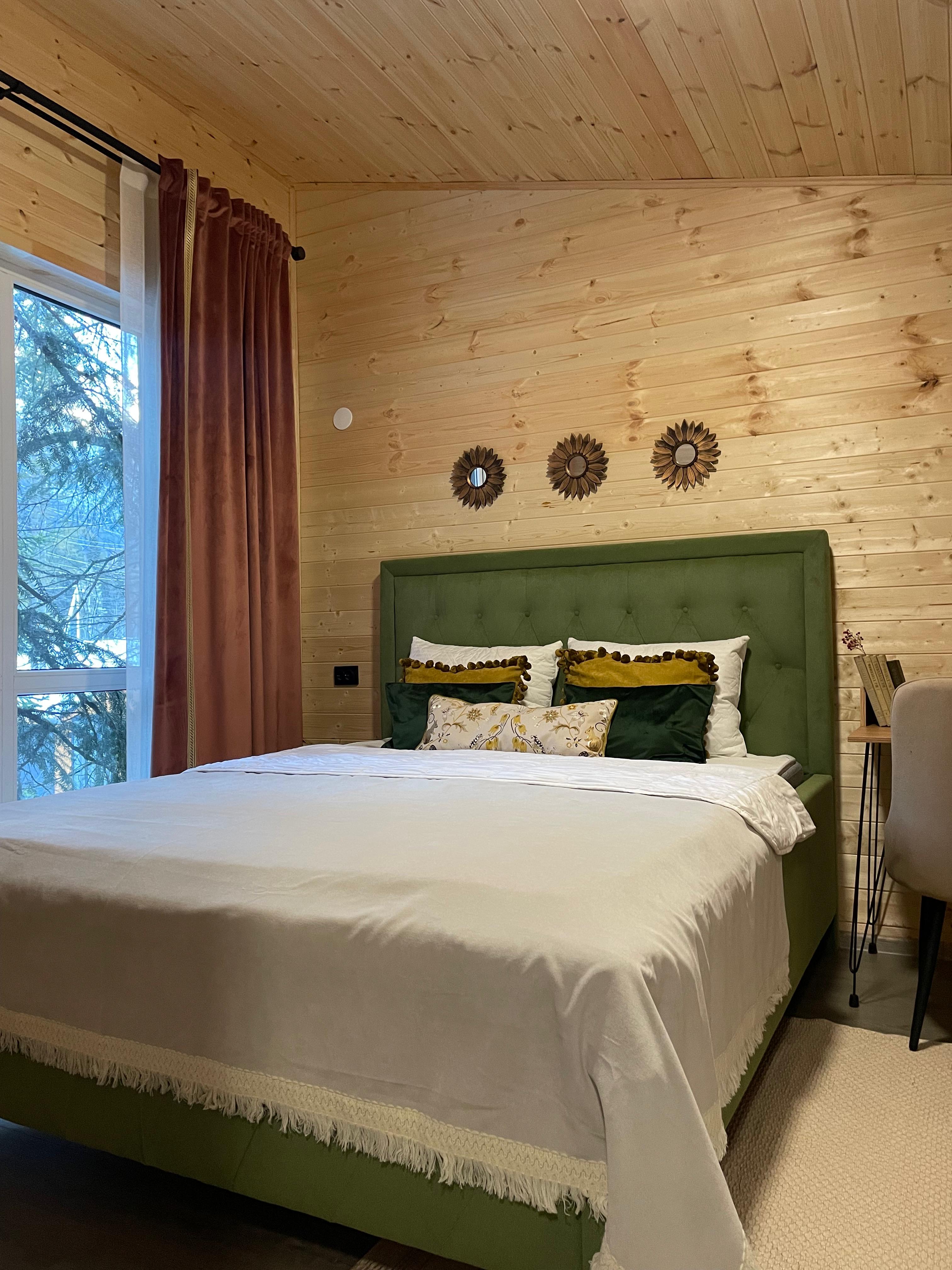 Коттедж с балконом