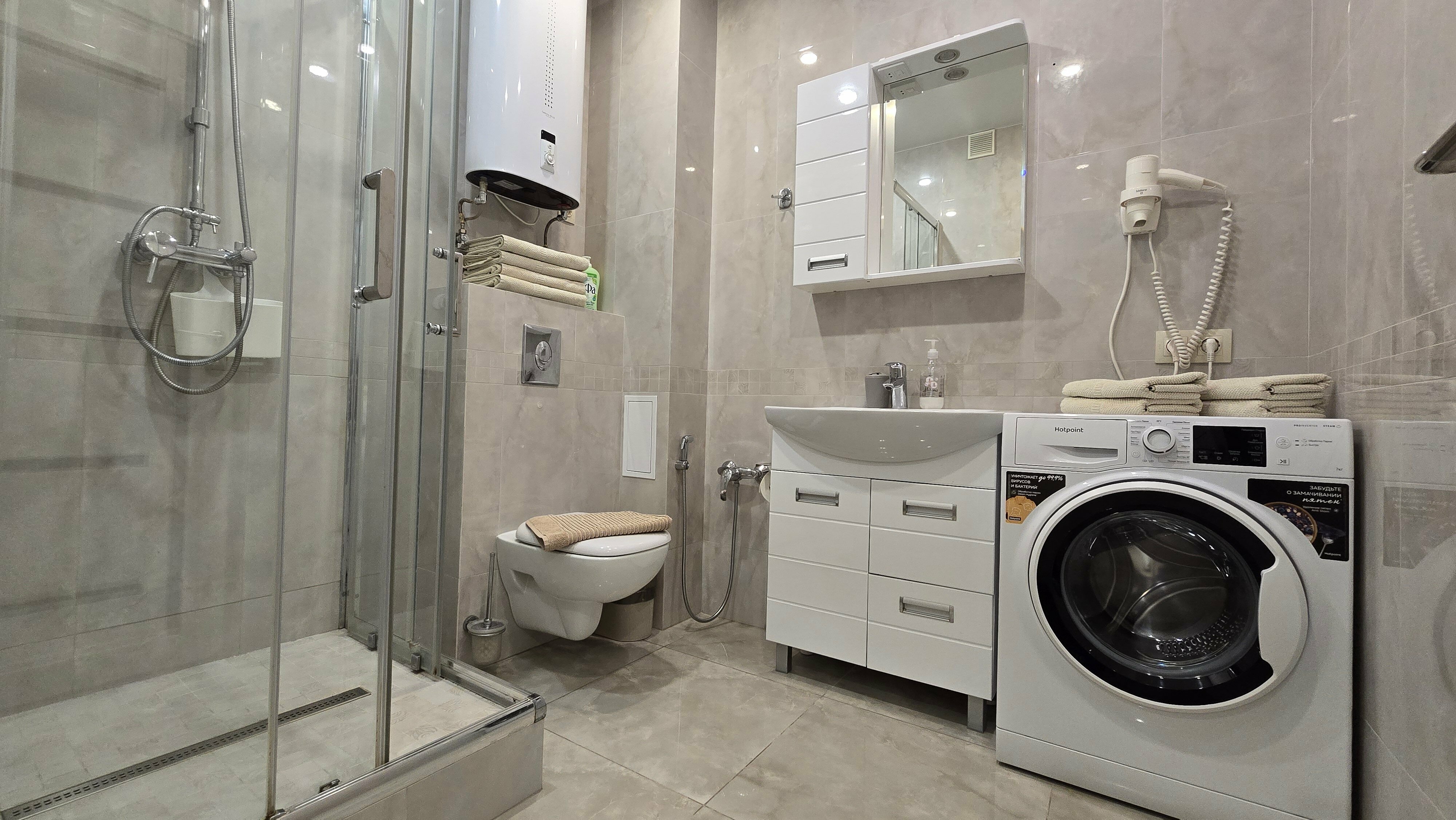 Апартаменты c отдельной спальней и прямым видом на Чашу и Казанский Кремль (двухспальная кровать + двухспальный диван + односпальный диван)