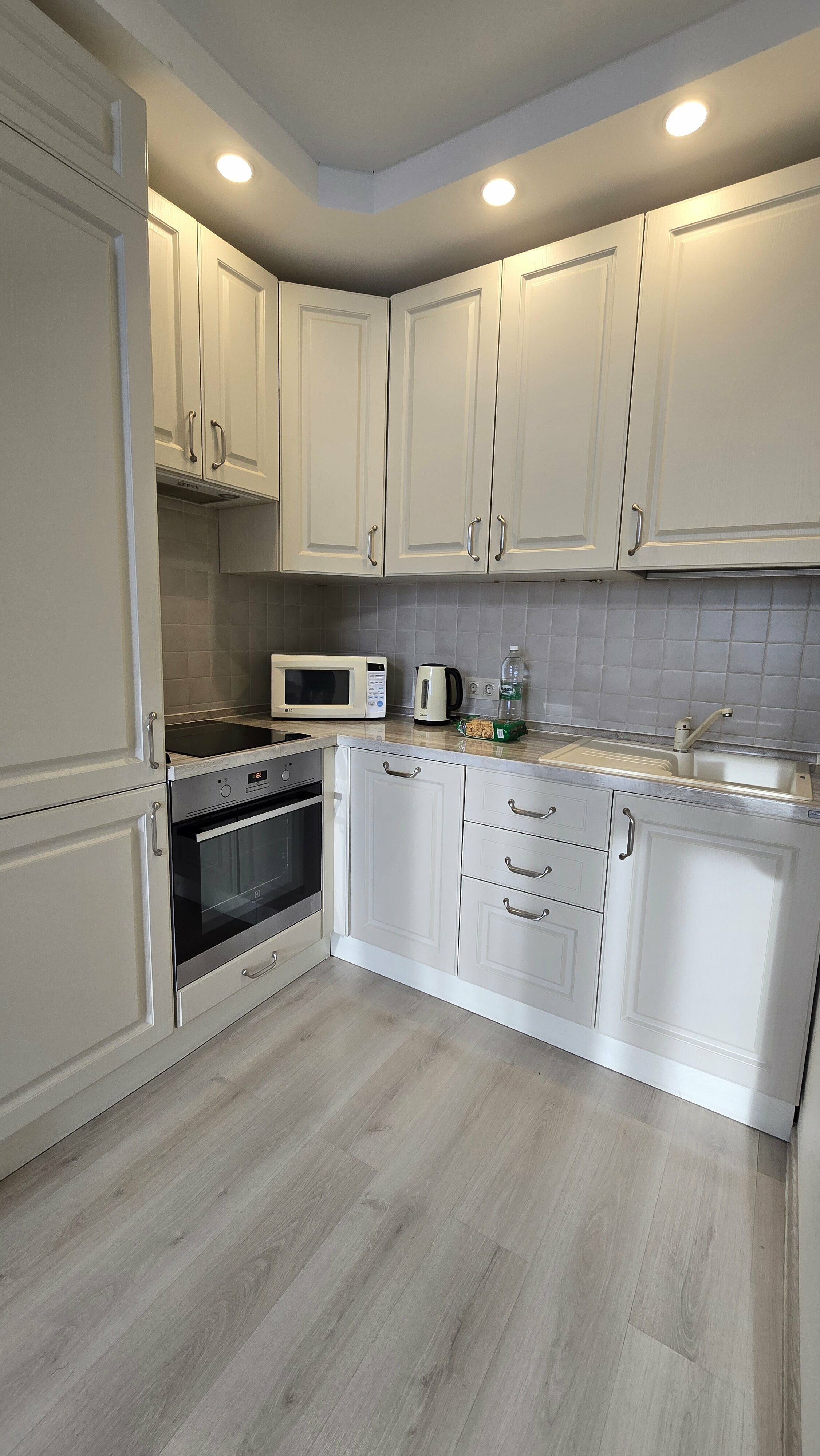 Апартаменты c отдельной спальней и прямым видом на Чашу и Казанский Кремль (двухспальная кровать + двухспальный диван + односпальный диван)