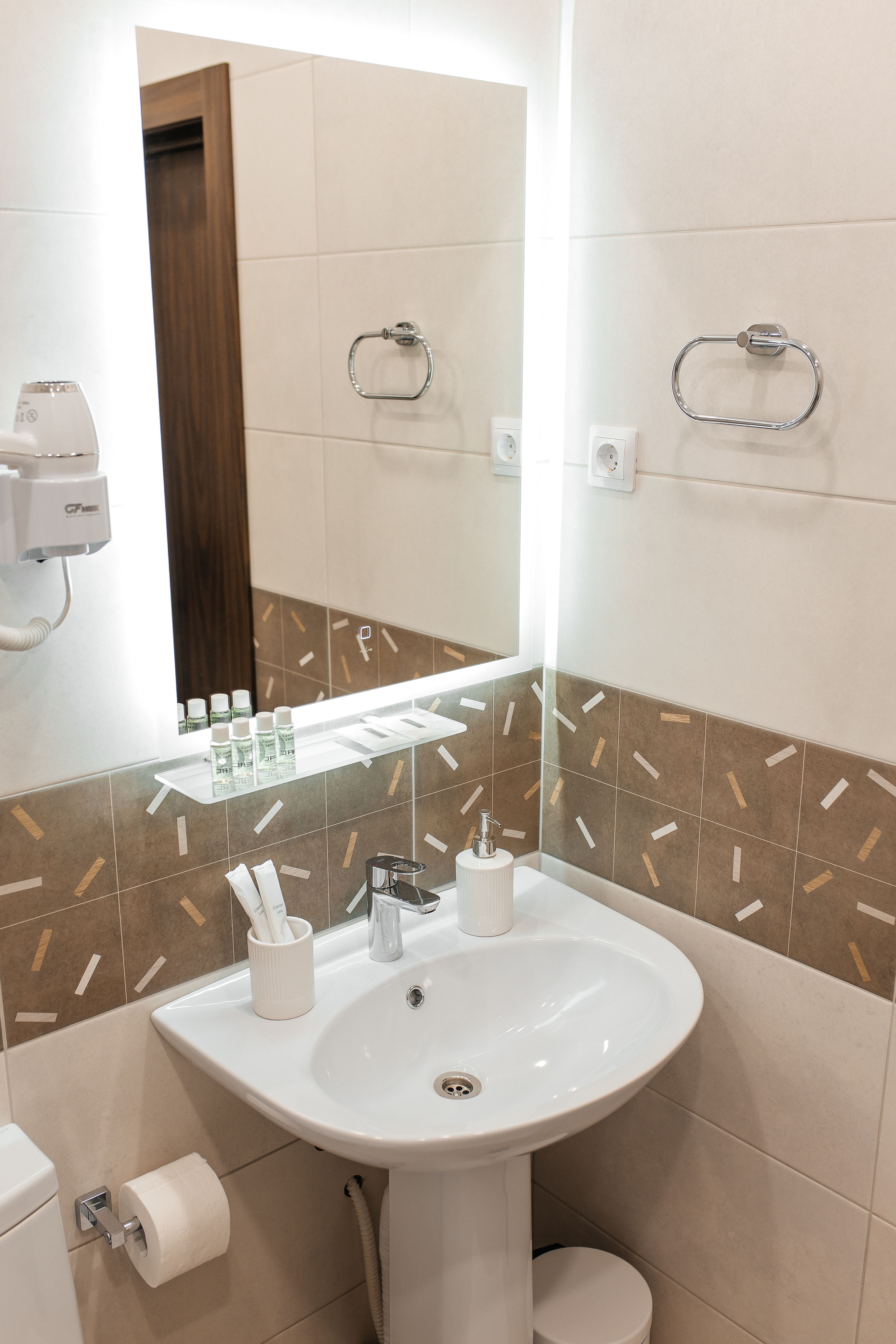 Большой двухместный номер с 1 кроватью