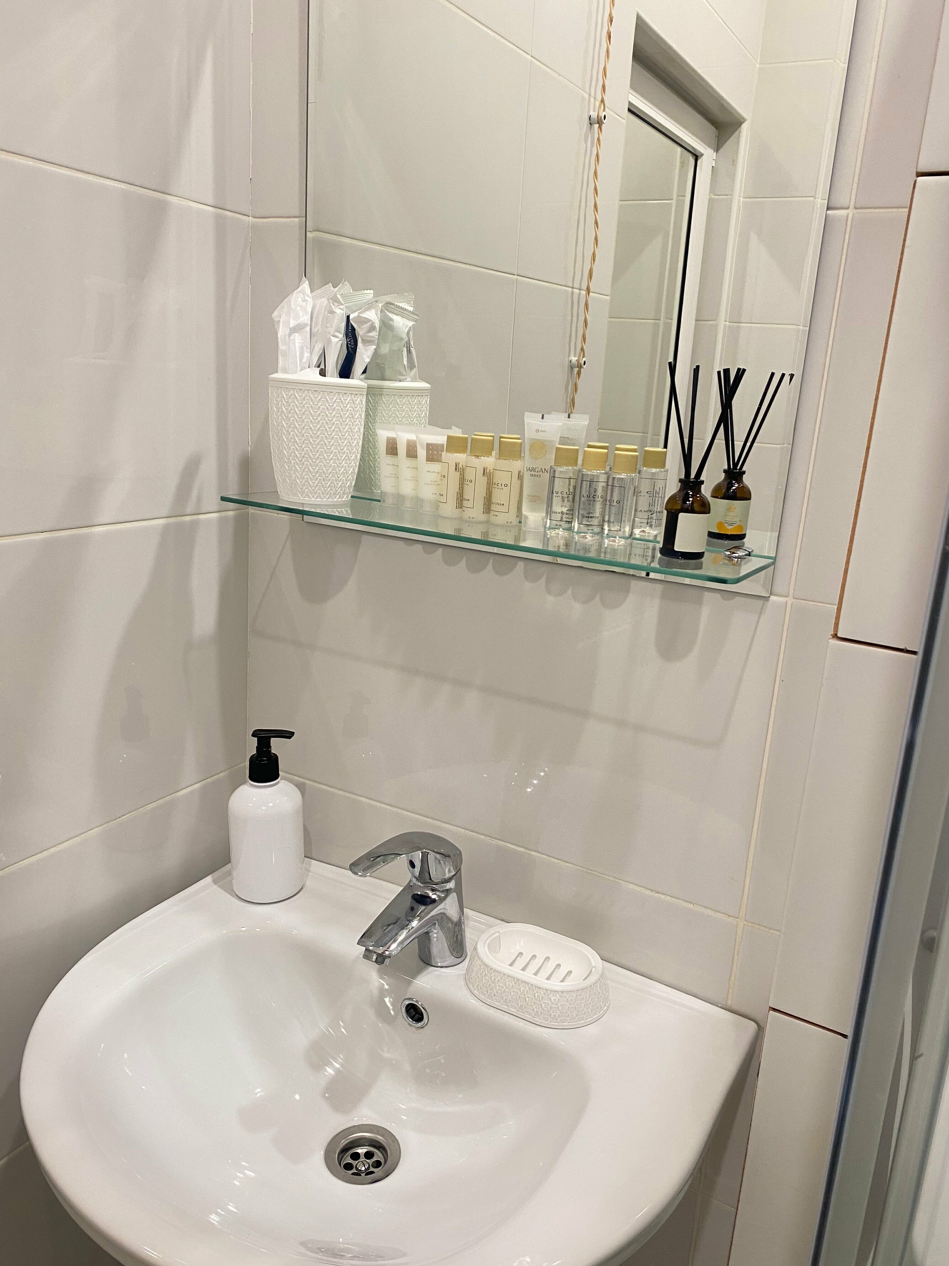 Cемейный номер с собственной ванной комнатой