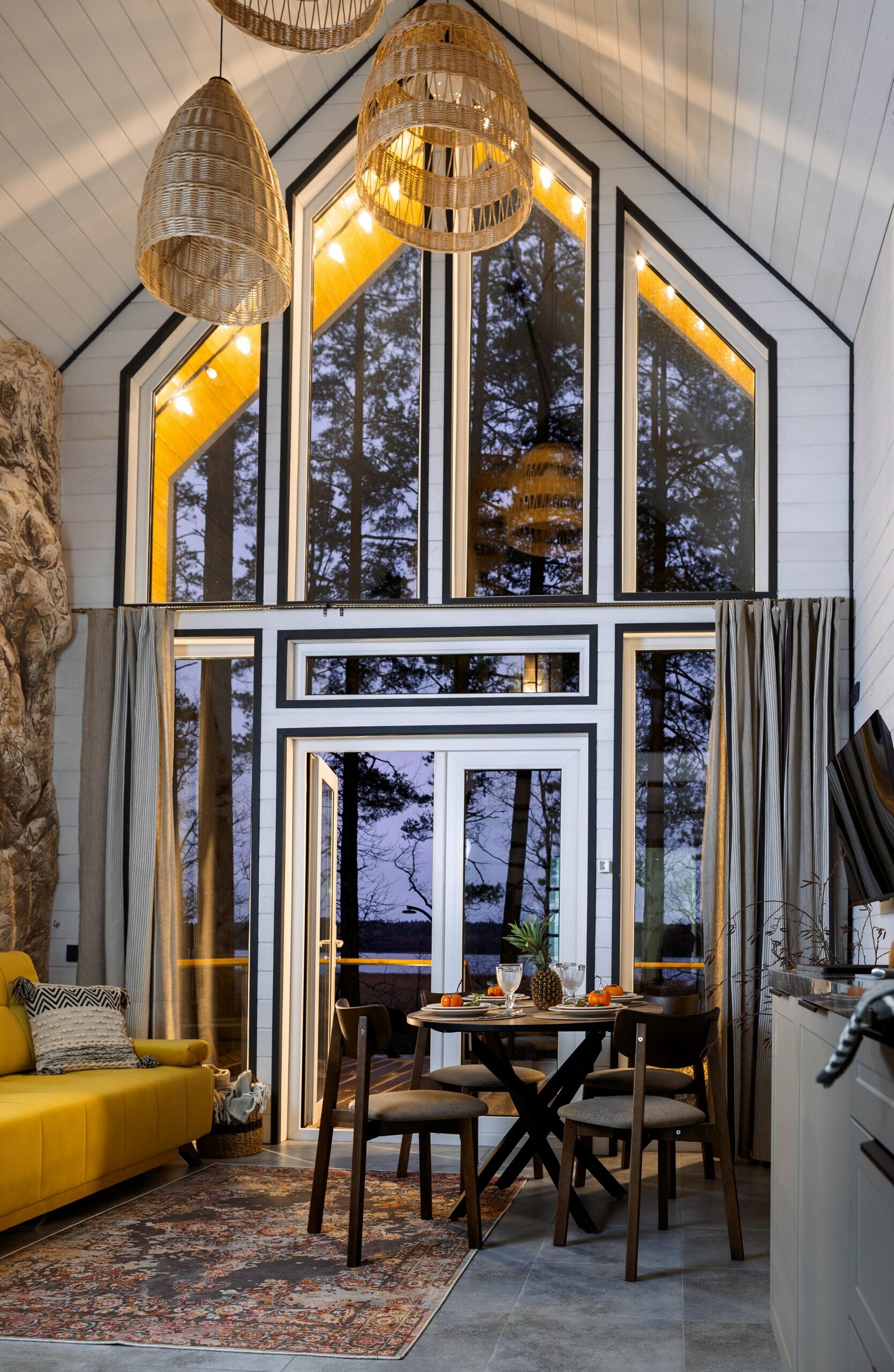 Дом с видом на озеро