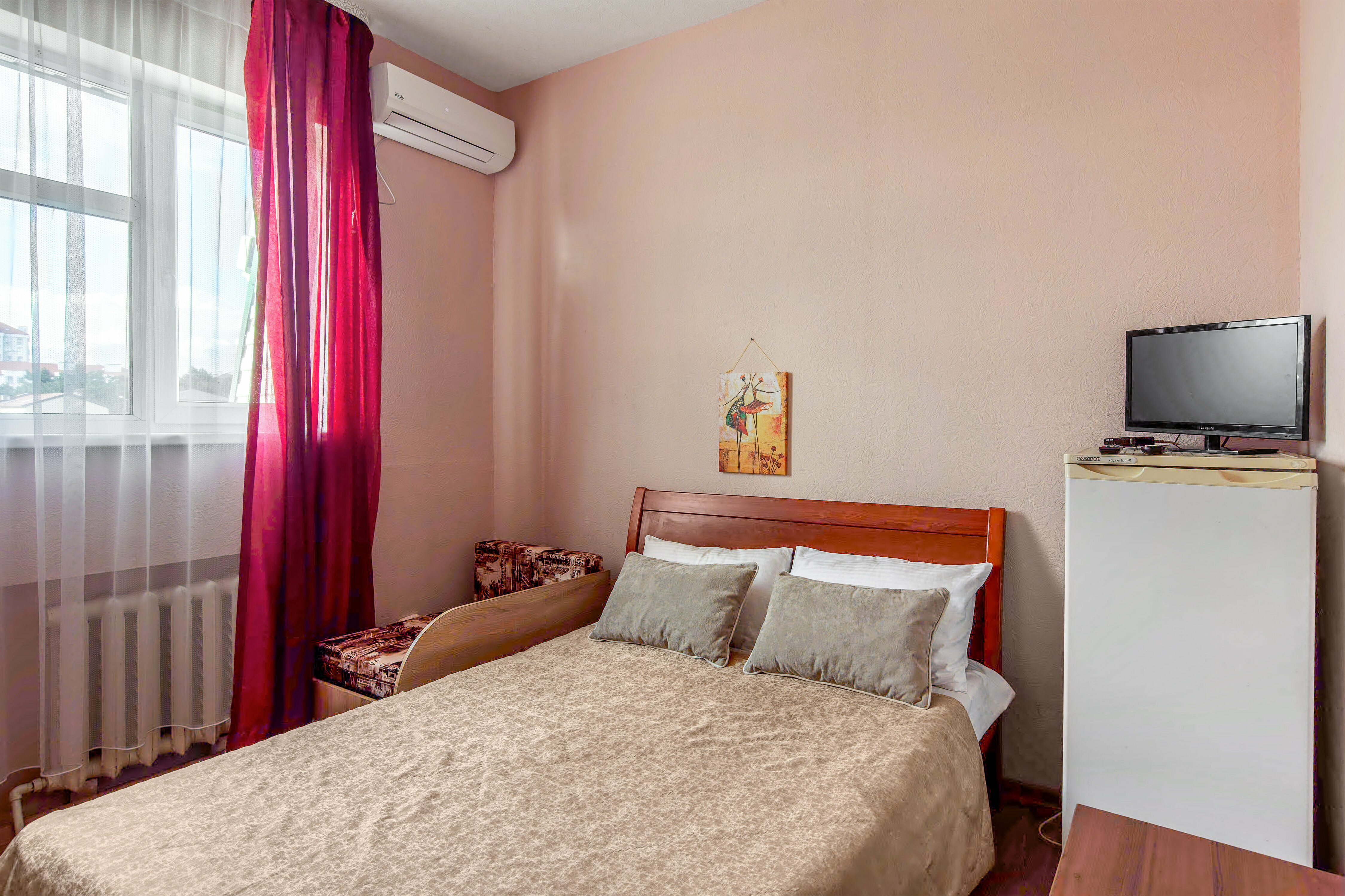 Трехместный номер с видом на город