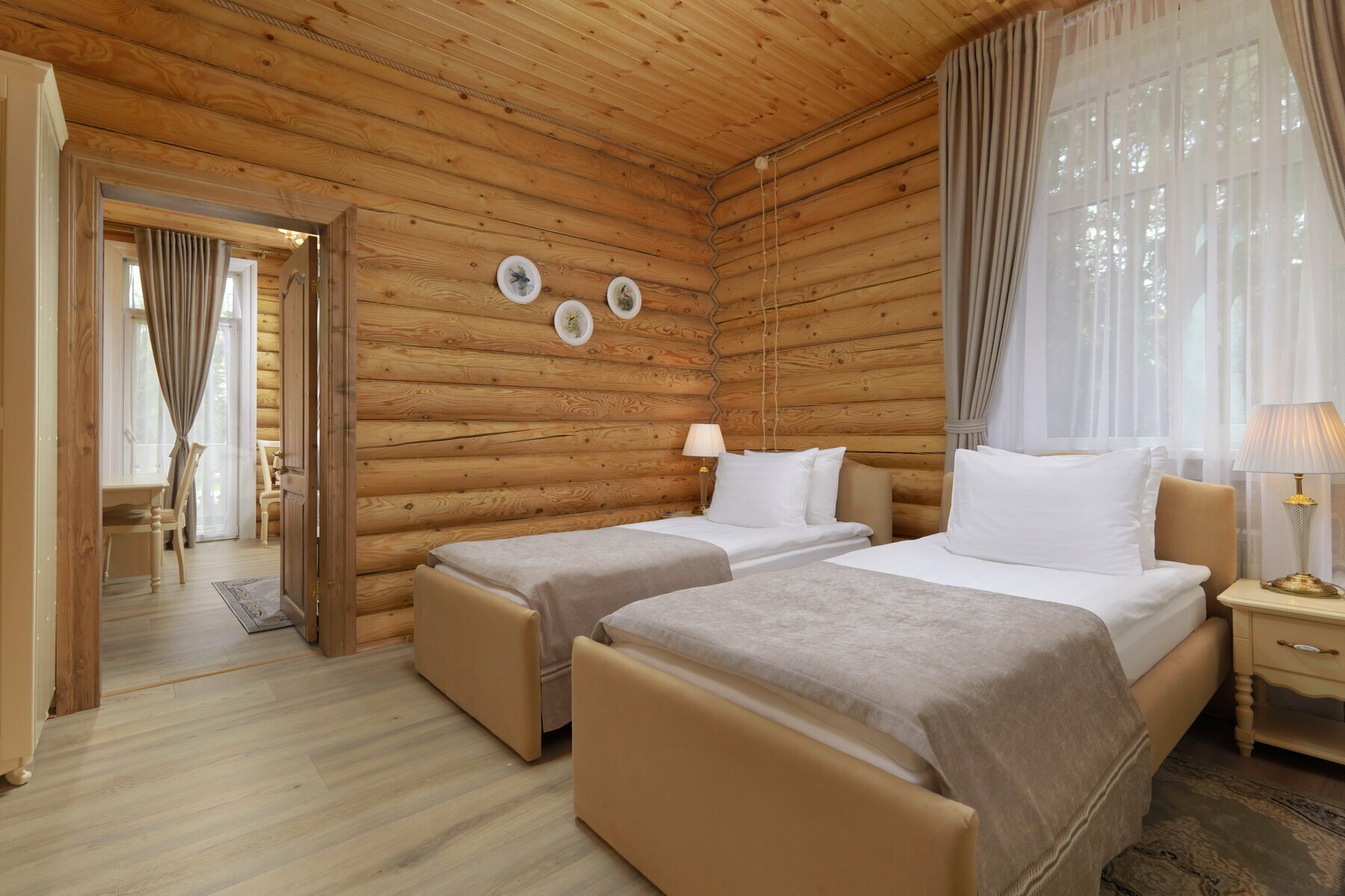 Двухместный номер с 2 отдельными кроватями и балконом