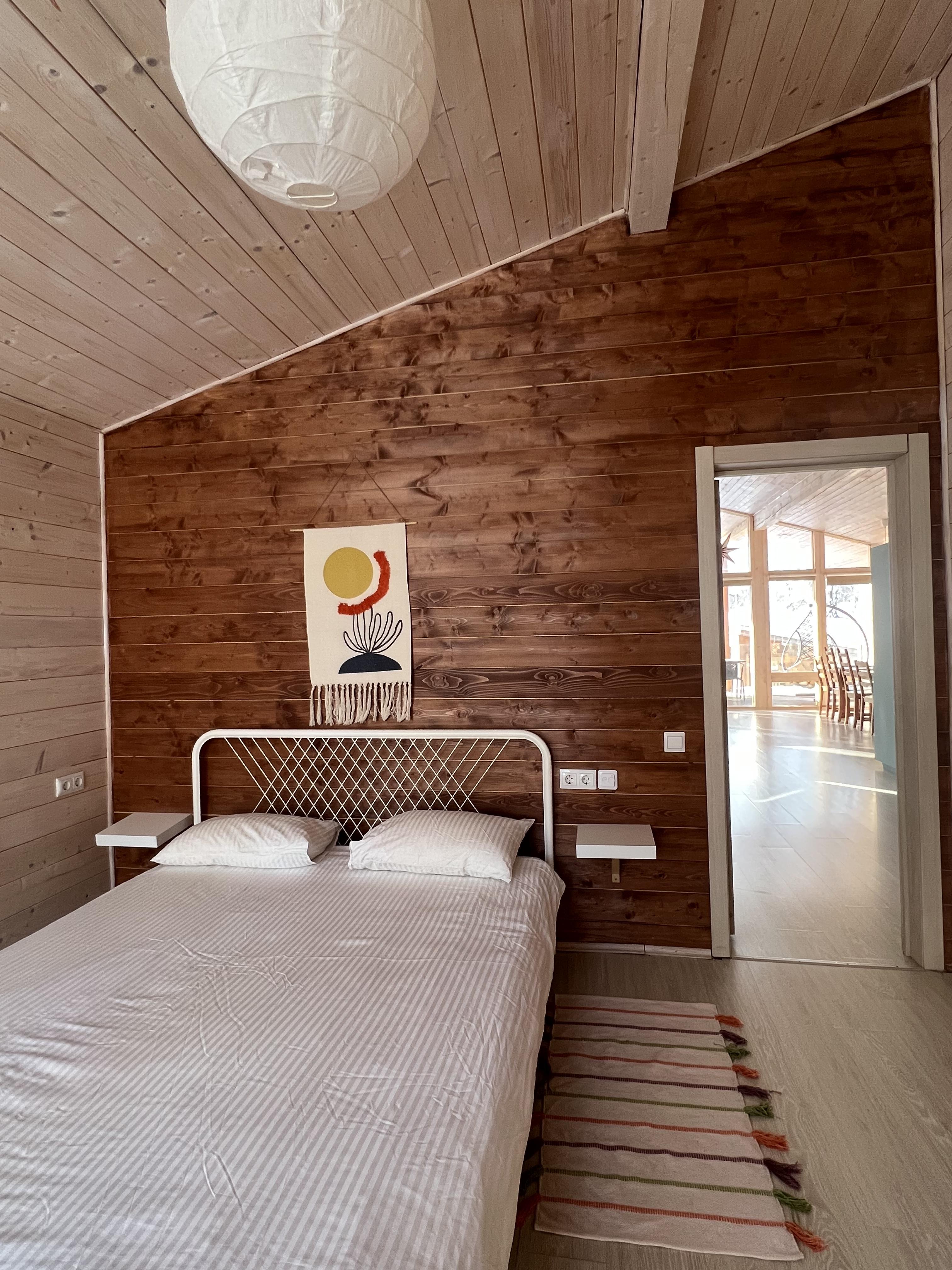 Семейный номер с видом на озеро