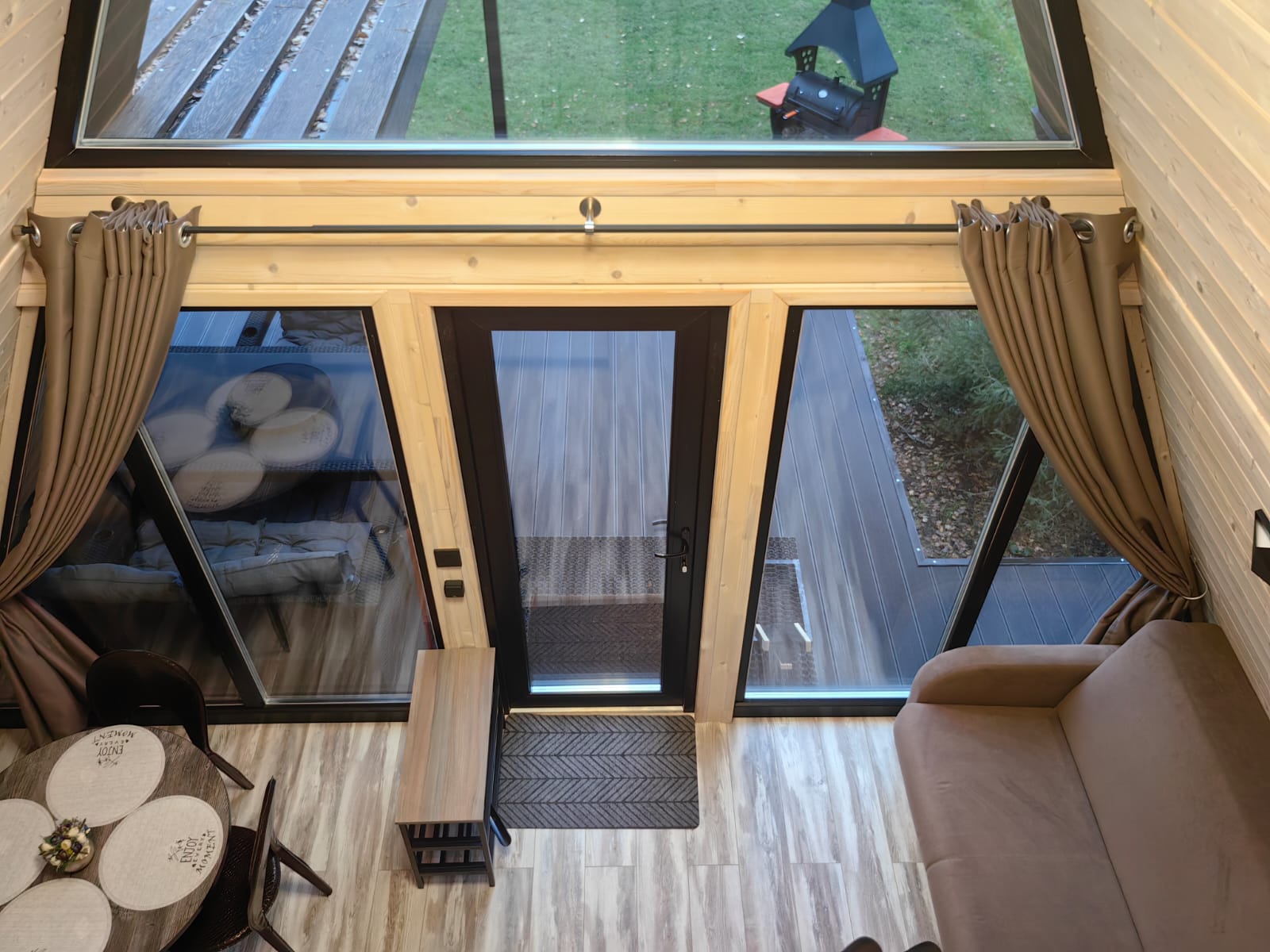 Коттедж с видом на лес