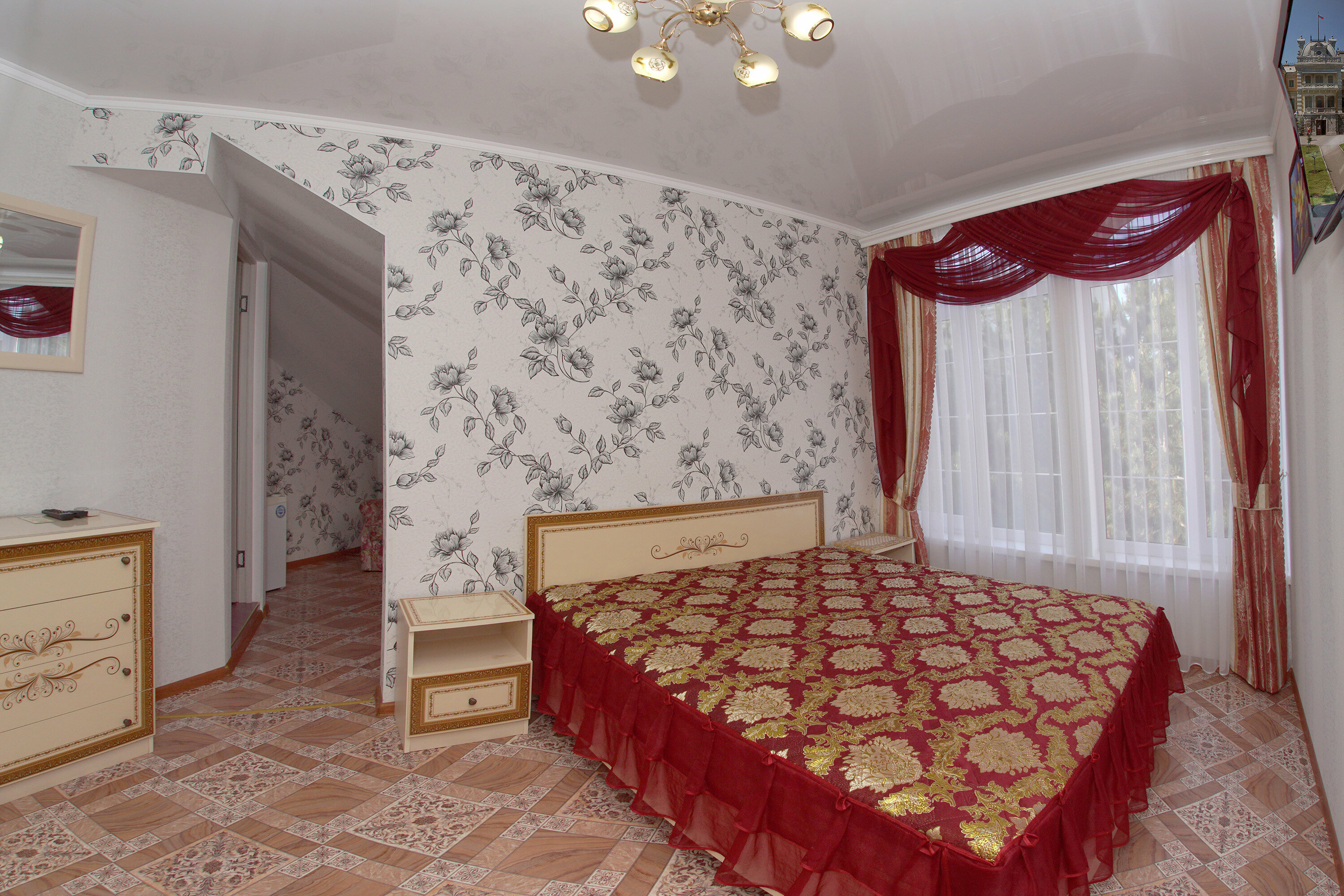 Трехместный номер с окном