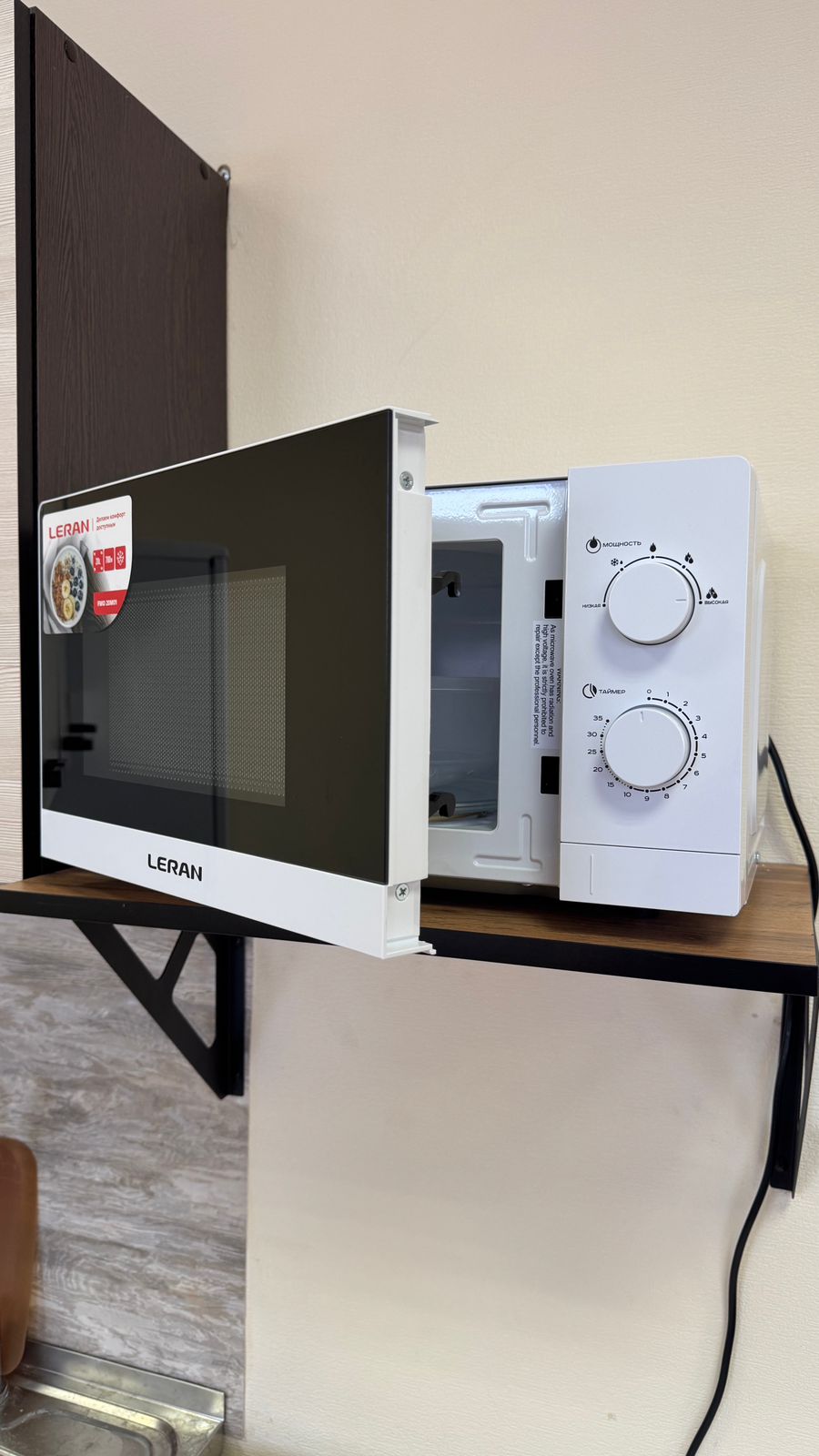 Двухместный номер с 2 отдельными кроватями и общей ванной комнатой