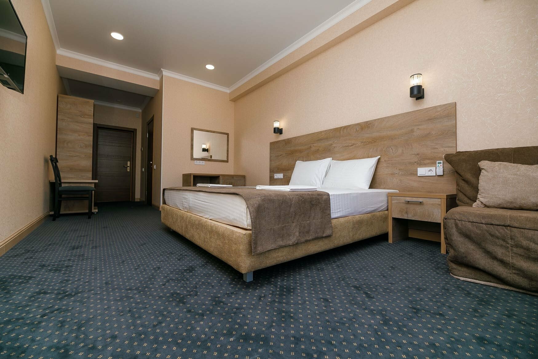 Большой двухместный номер с 1 кроватью