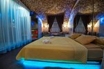 Улучшенный номер с кроватью размера «king-size» в Genesis