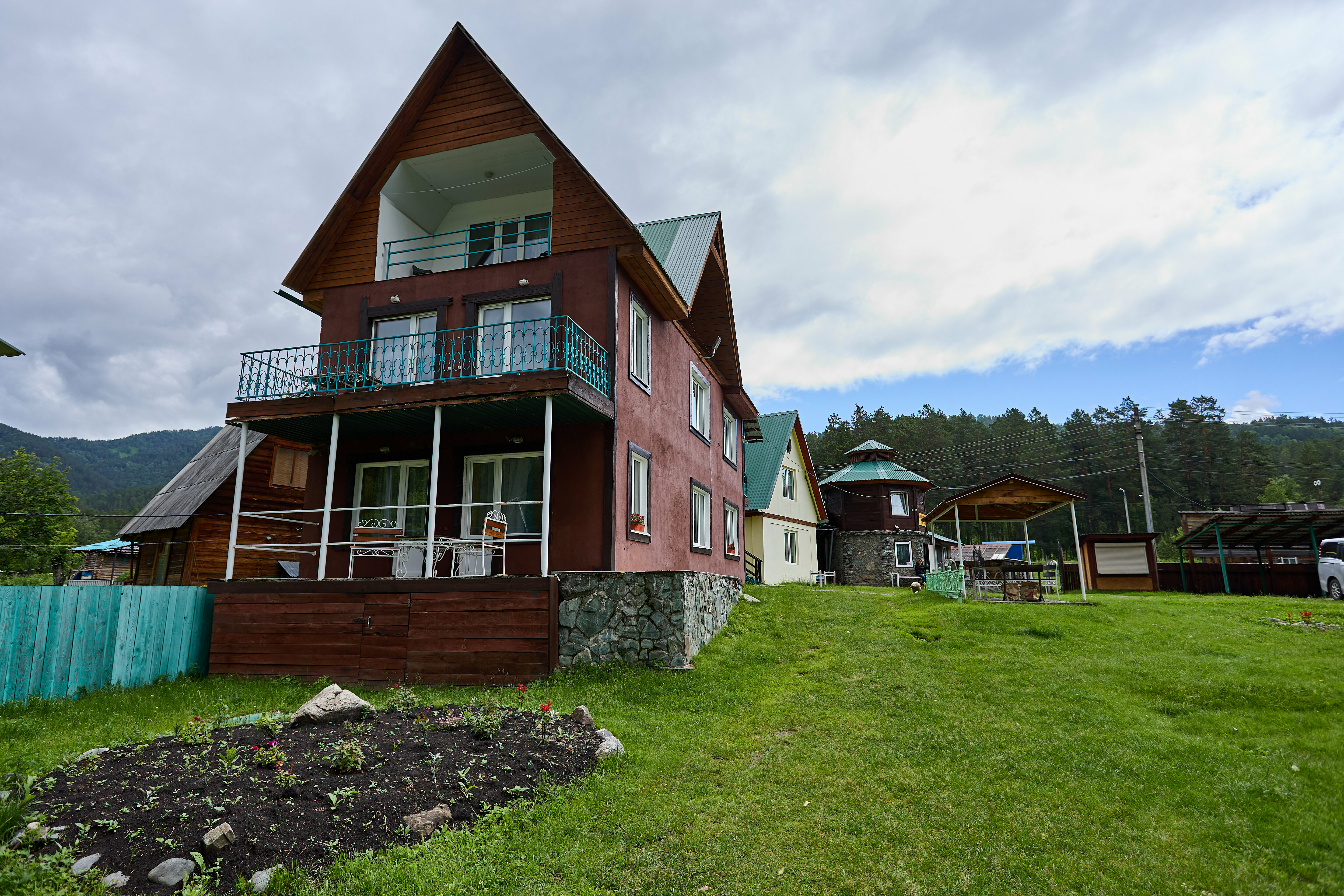 Хозяйский дом "Семейный" 1