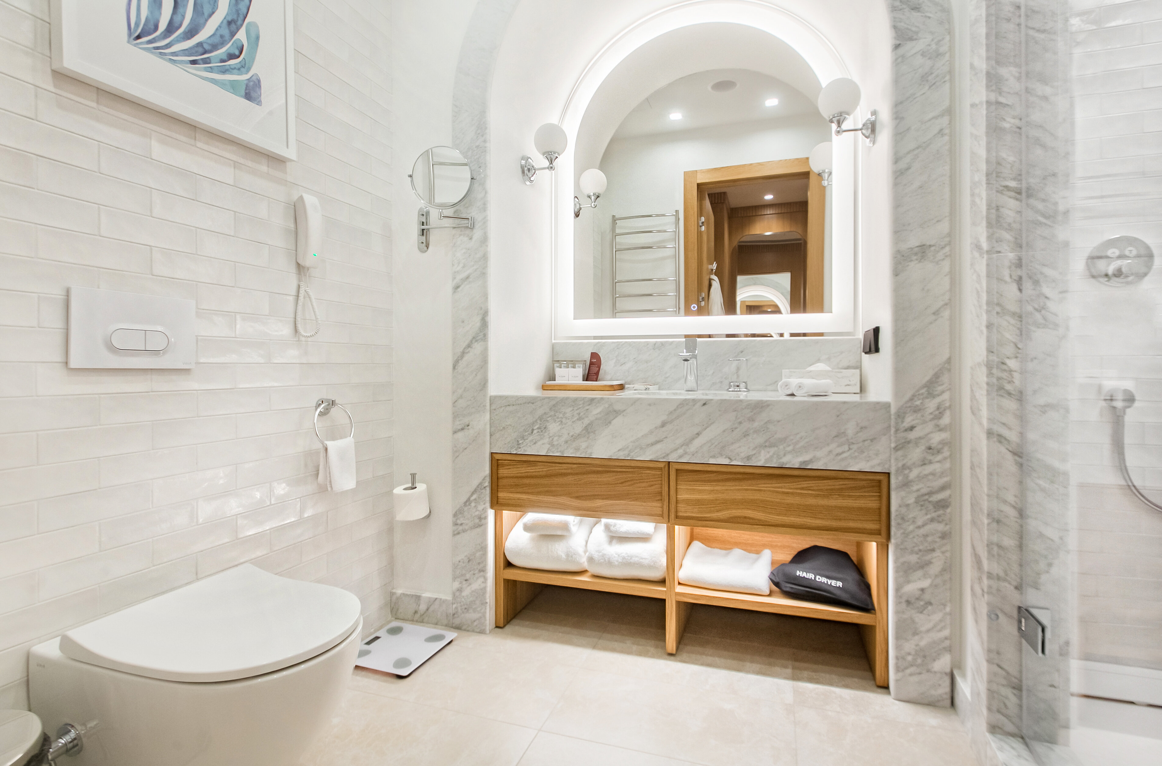 Супериор с одной большой кроватью