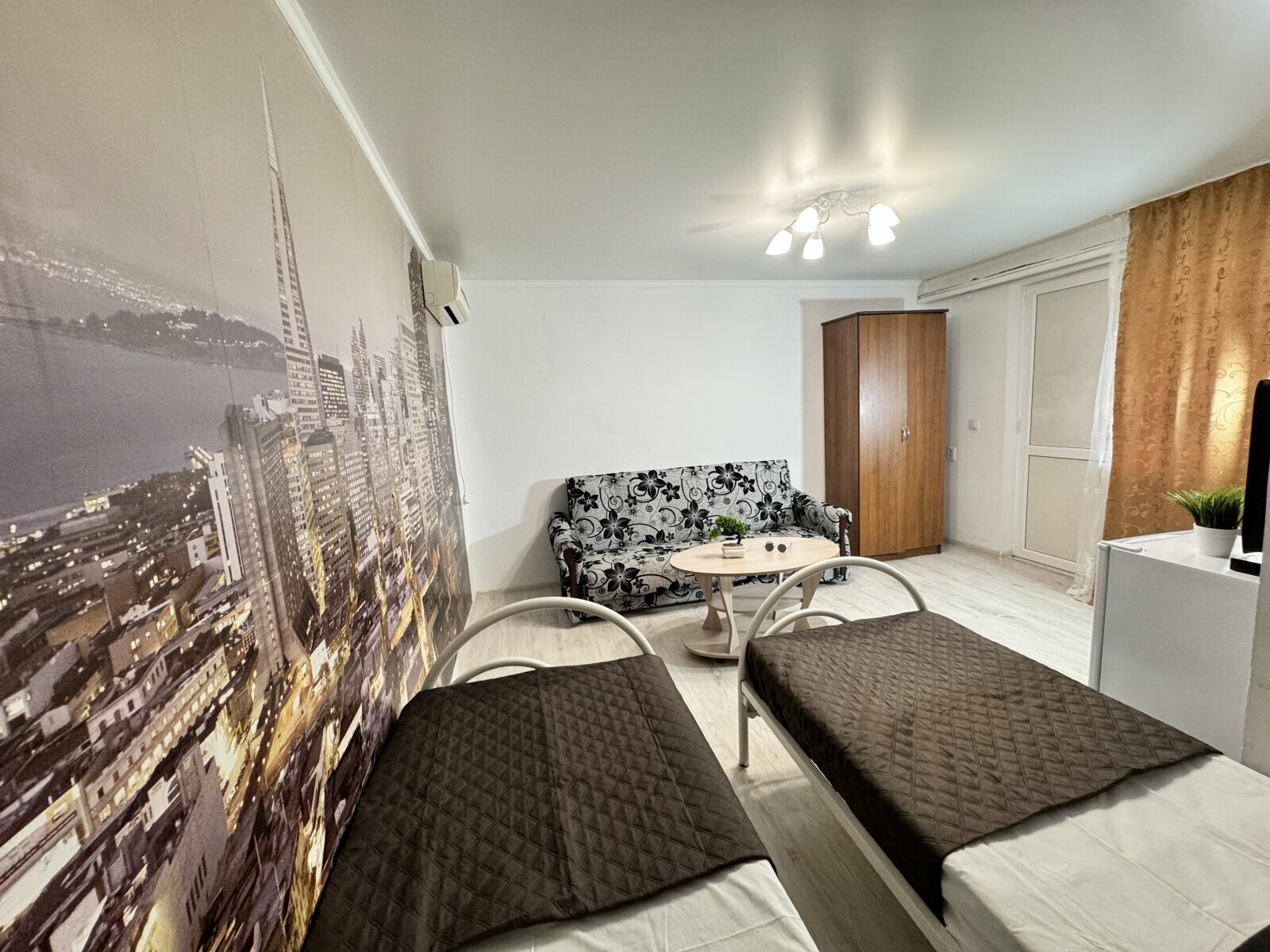 Трехместный номер «Комфорт» с душем