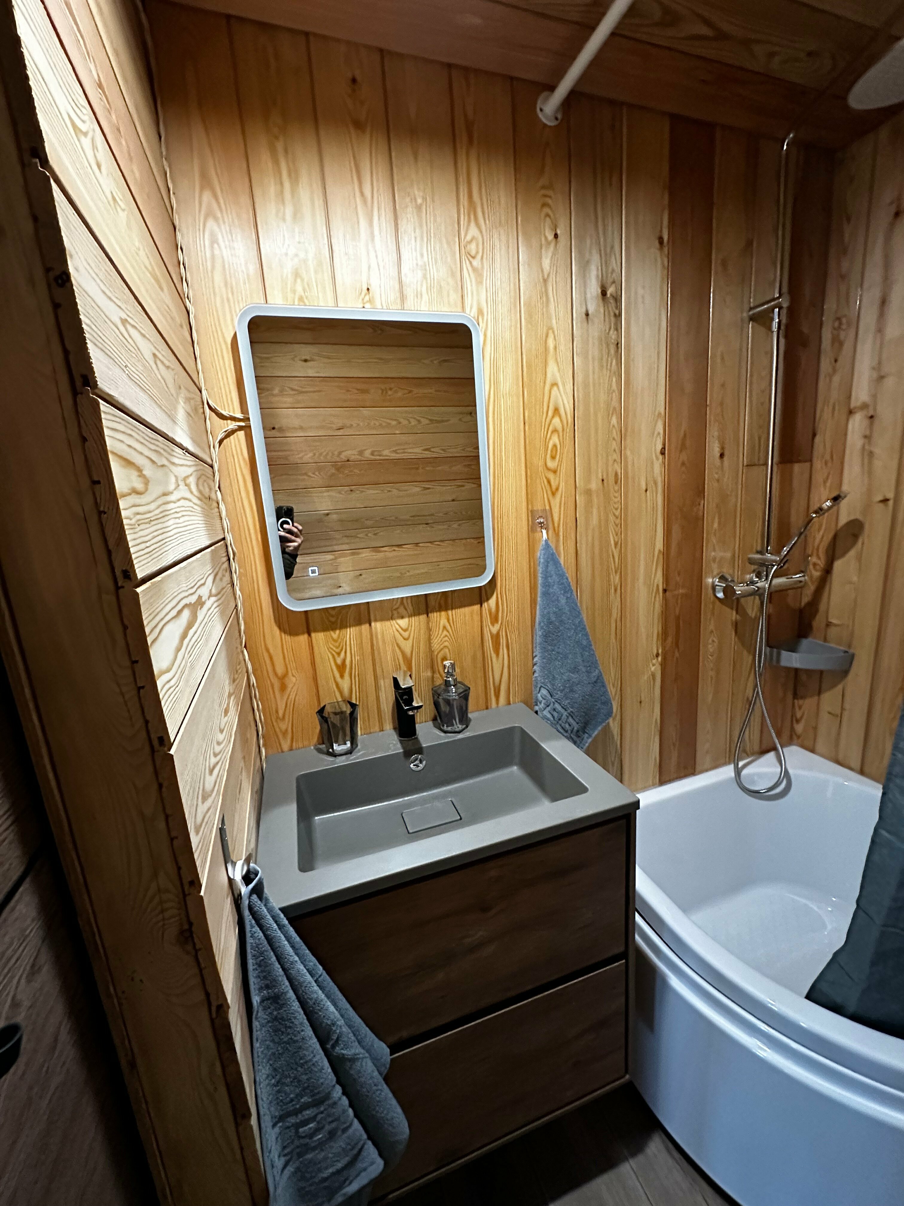 Дом с видом на озеро