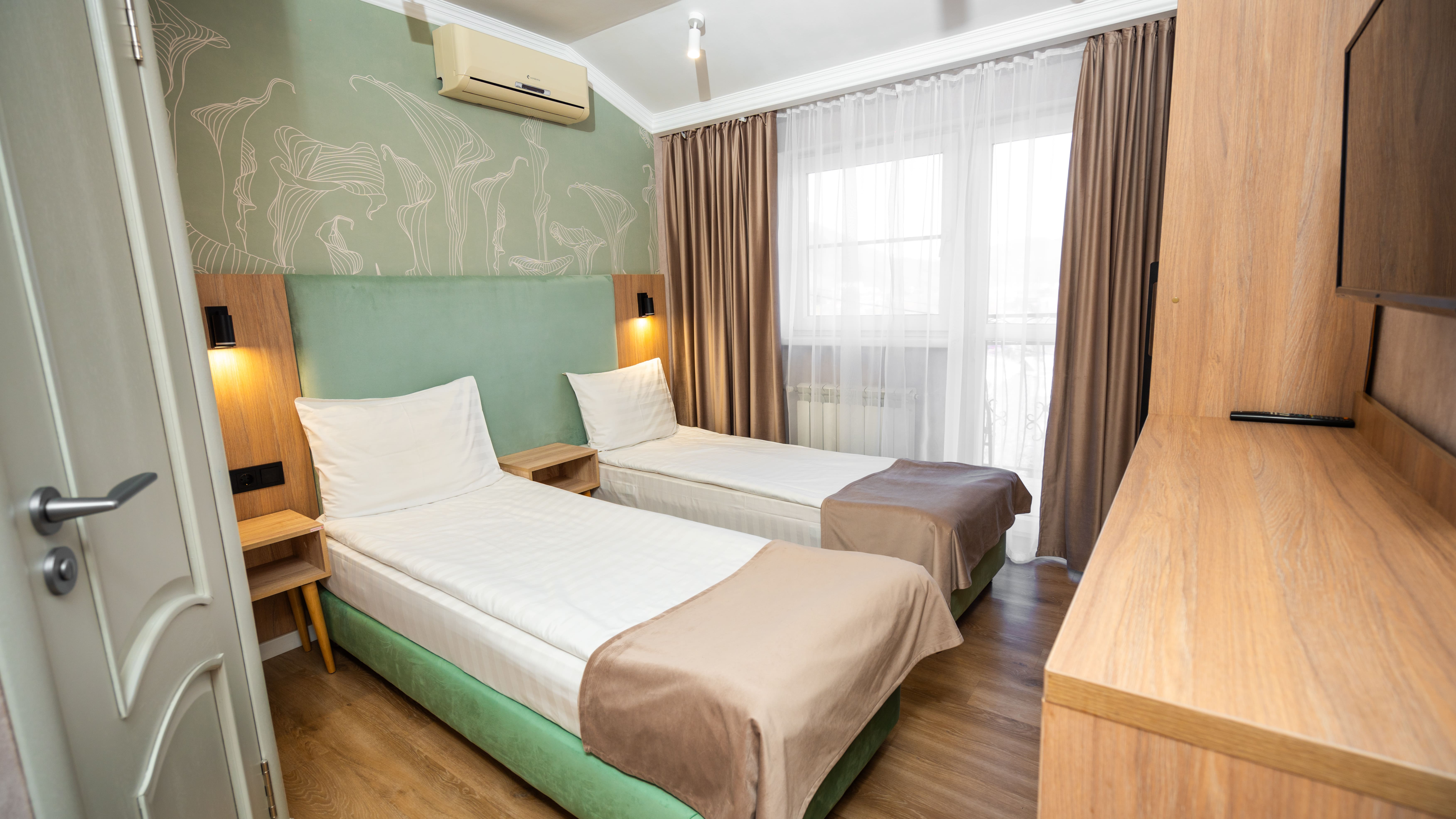 Стандартный двухместный номер с 1 кроватью или 2 отдельными кроватями и балконом