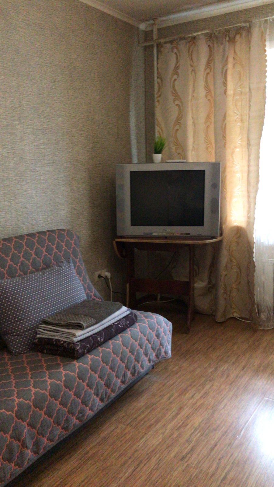 Четырехместный номер эконом-класса с общей ванной комнатой