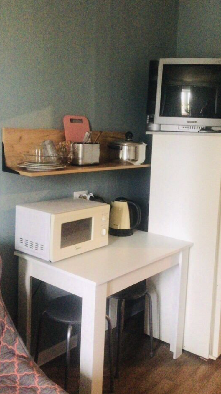 Четырехместный номер эконом-класса с общей ванной комнатой