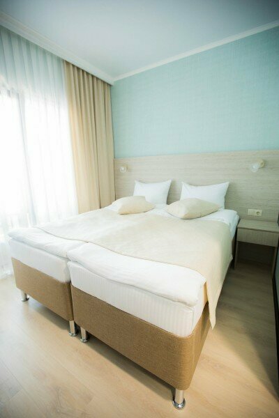 Стандартный двухместный номер с 1 кроватью или 2 отдельными кроватями и балконом