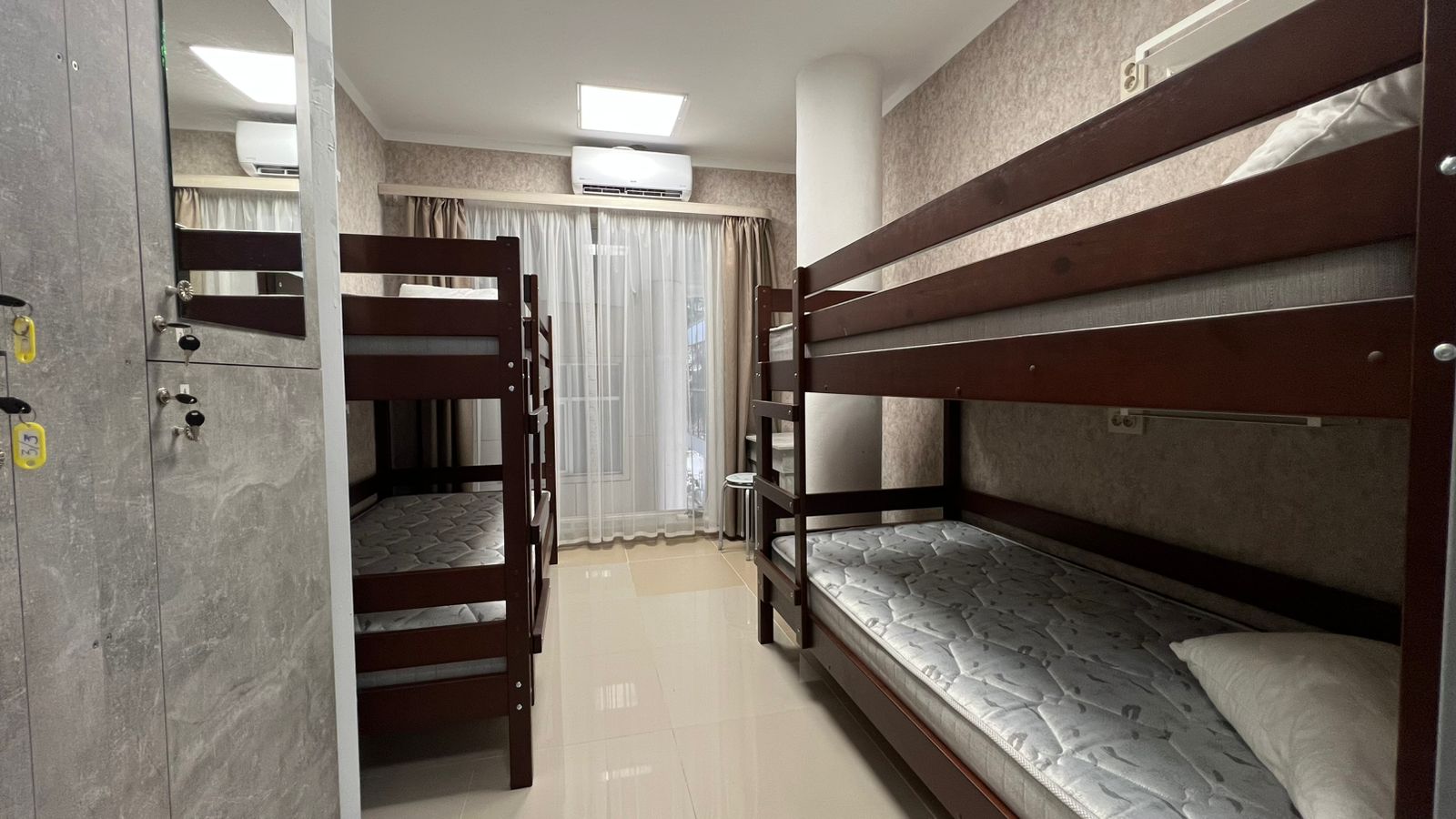 Двухуровневый четырехместный номер