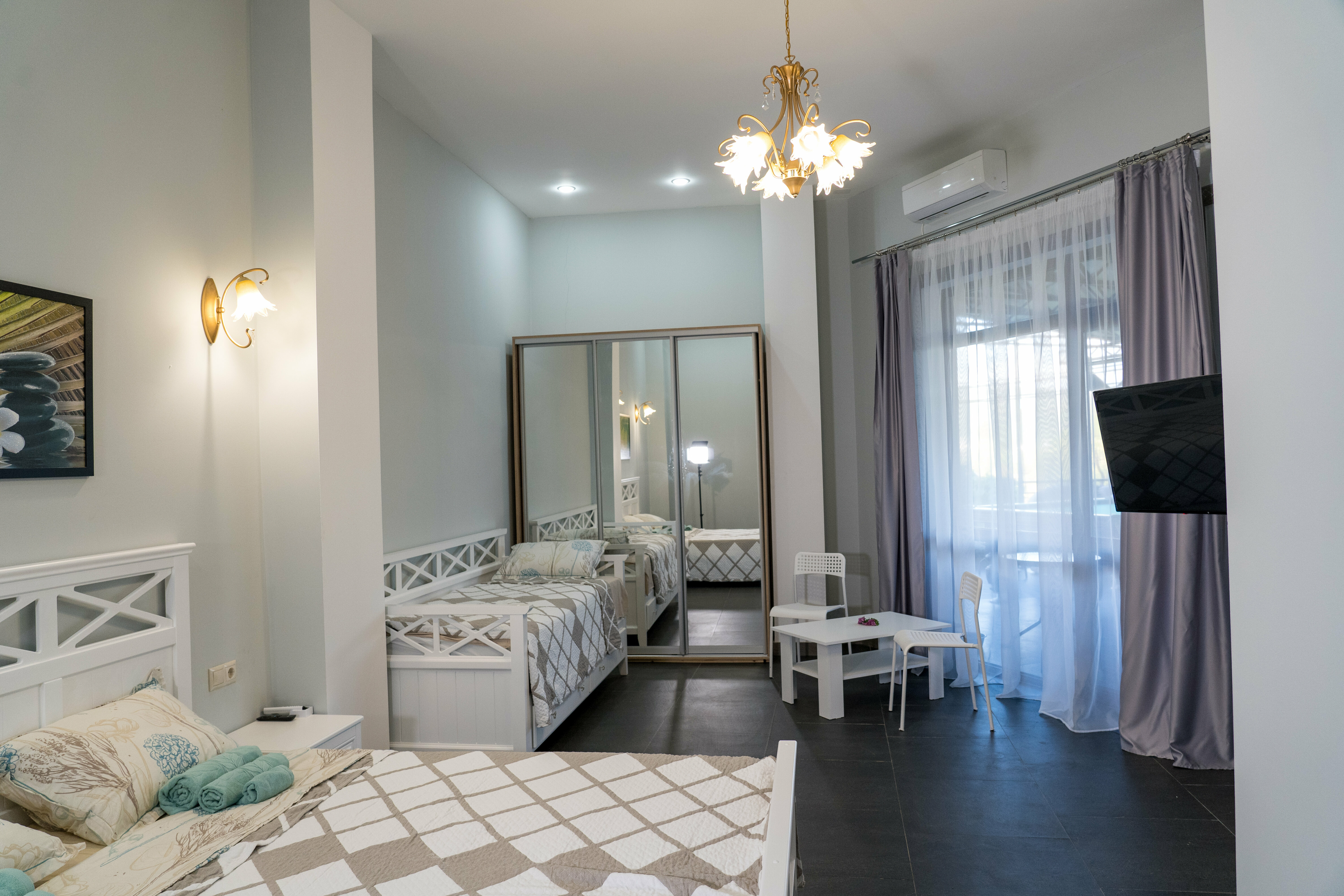 Двухместный номер Делюкс с 1 кроватью и боковым видом на море